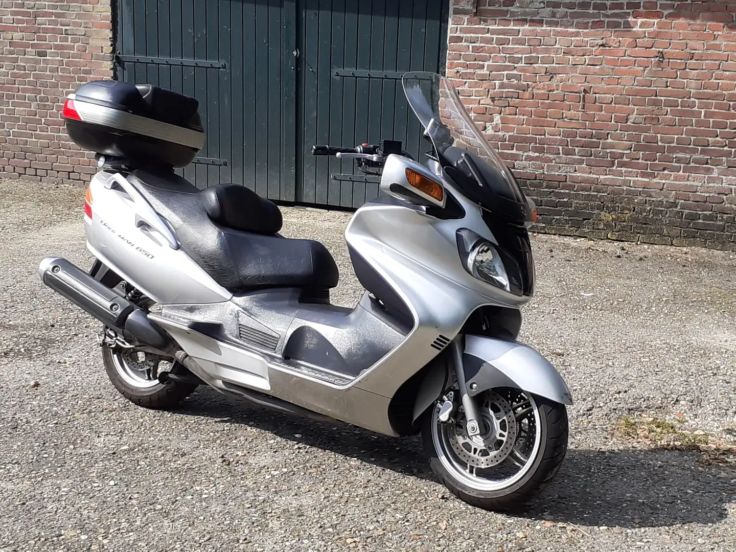 Suzuki Burgman 650 Zilver - 1