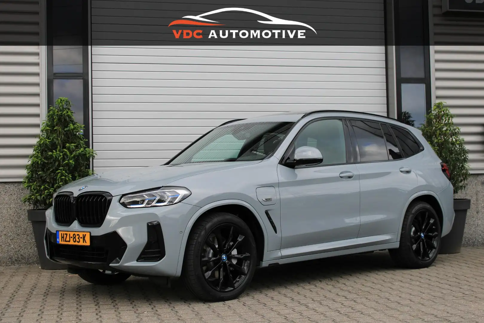 BMW X3 xDrive30e M Sport Pano | Laser | Brooklyngrau | Tr Grijs - 1