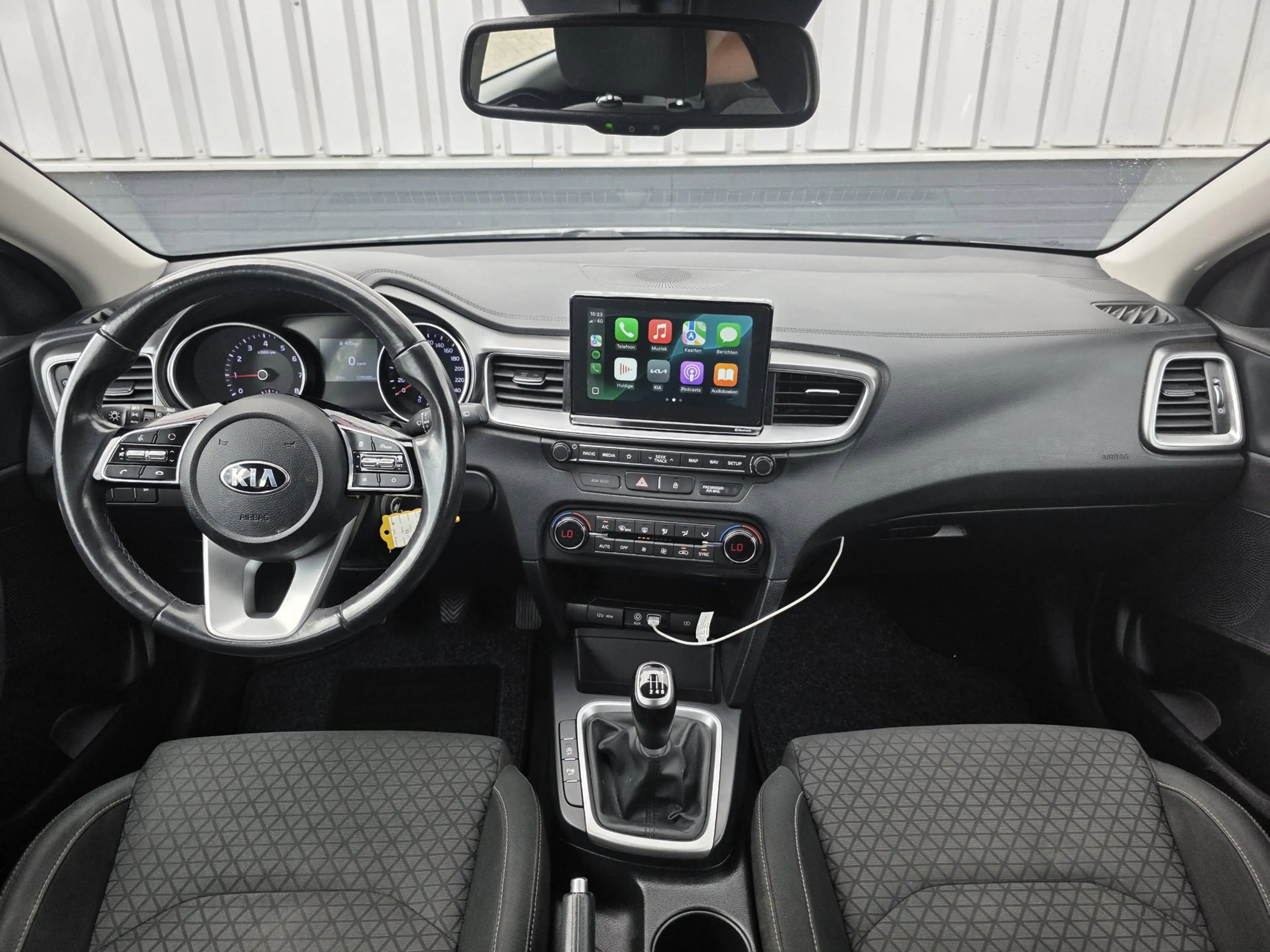 Kia Ceed SW / cee'd SW Sportswagon 1.0 T-GDi DynamicLine CAMERA | CARPLAY — photo 2