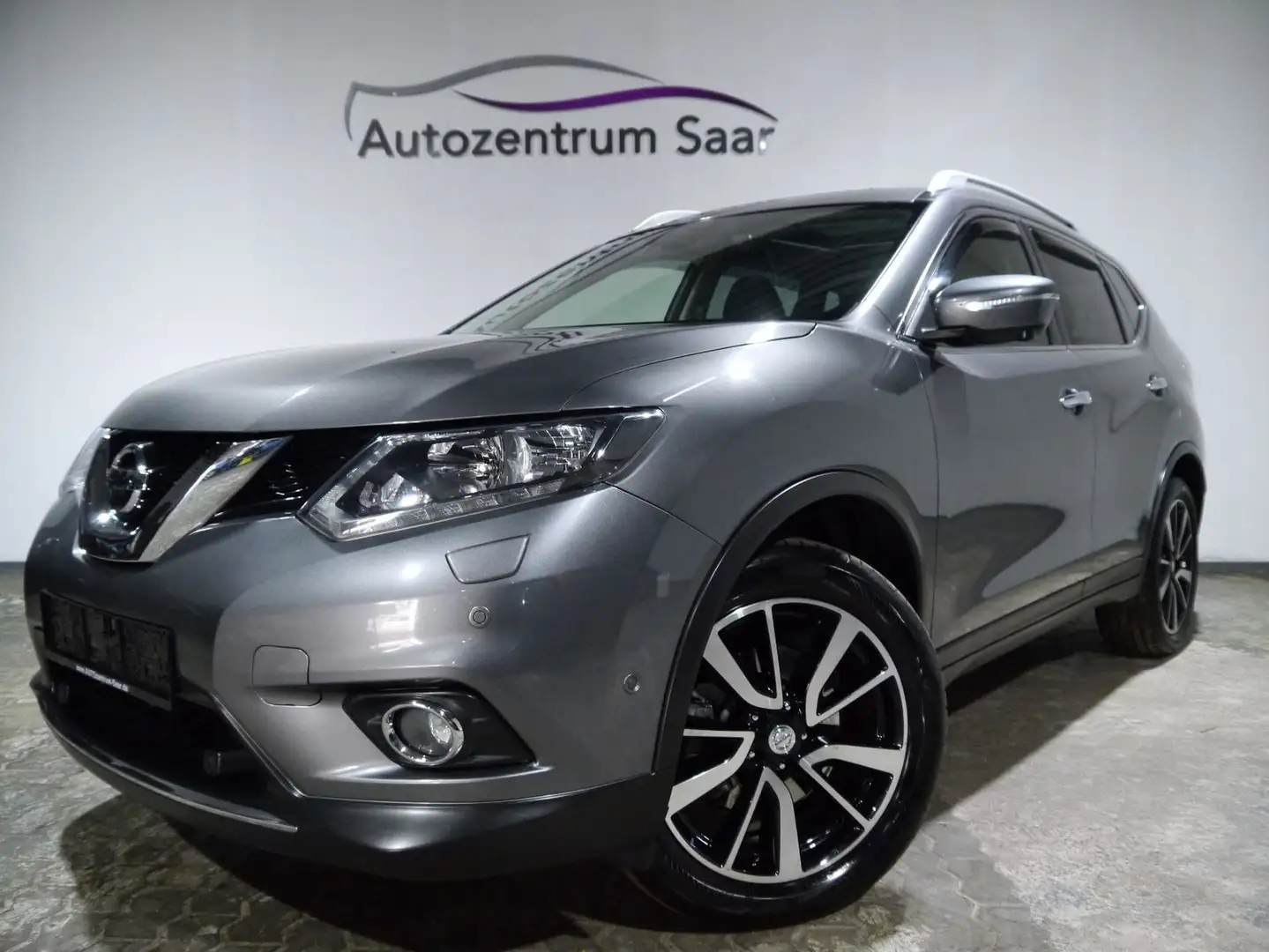 Nissan X-Trail N-Vision Navi Pano Kamera Sitzheizung BT Grijs - 1
