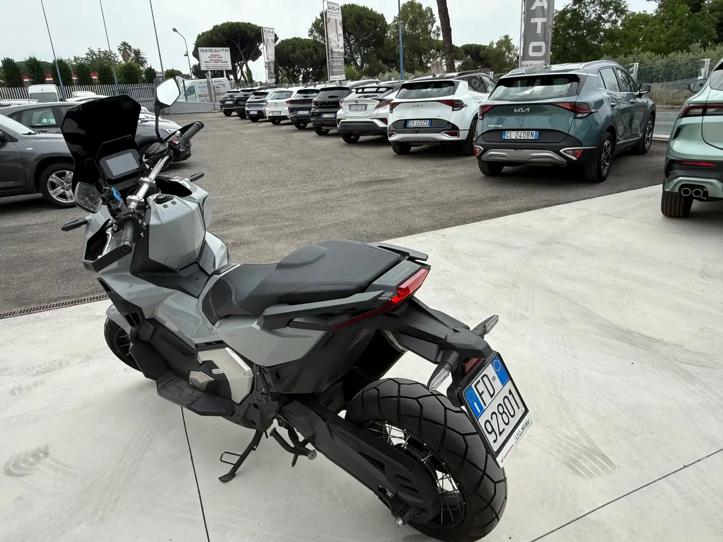 Honda X-ADV 750 Grigio - 1