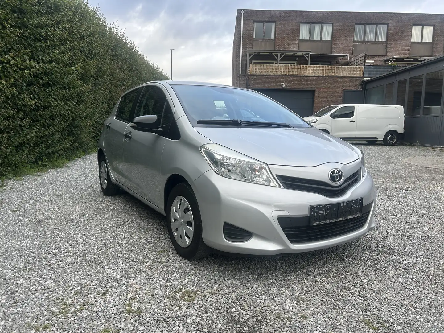 Toyota Yaris 1.0i VVT-i/ GARANTIE 12MOIS/ CARPASS/CT Grau - 1