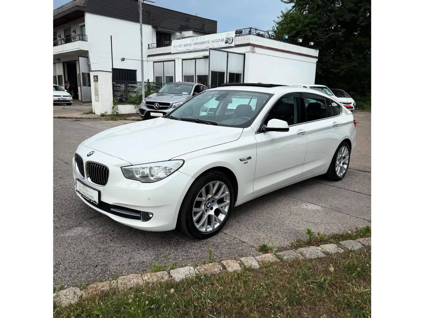 BMW 530 5er GT Blanc - 1