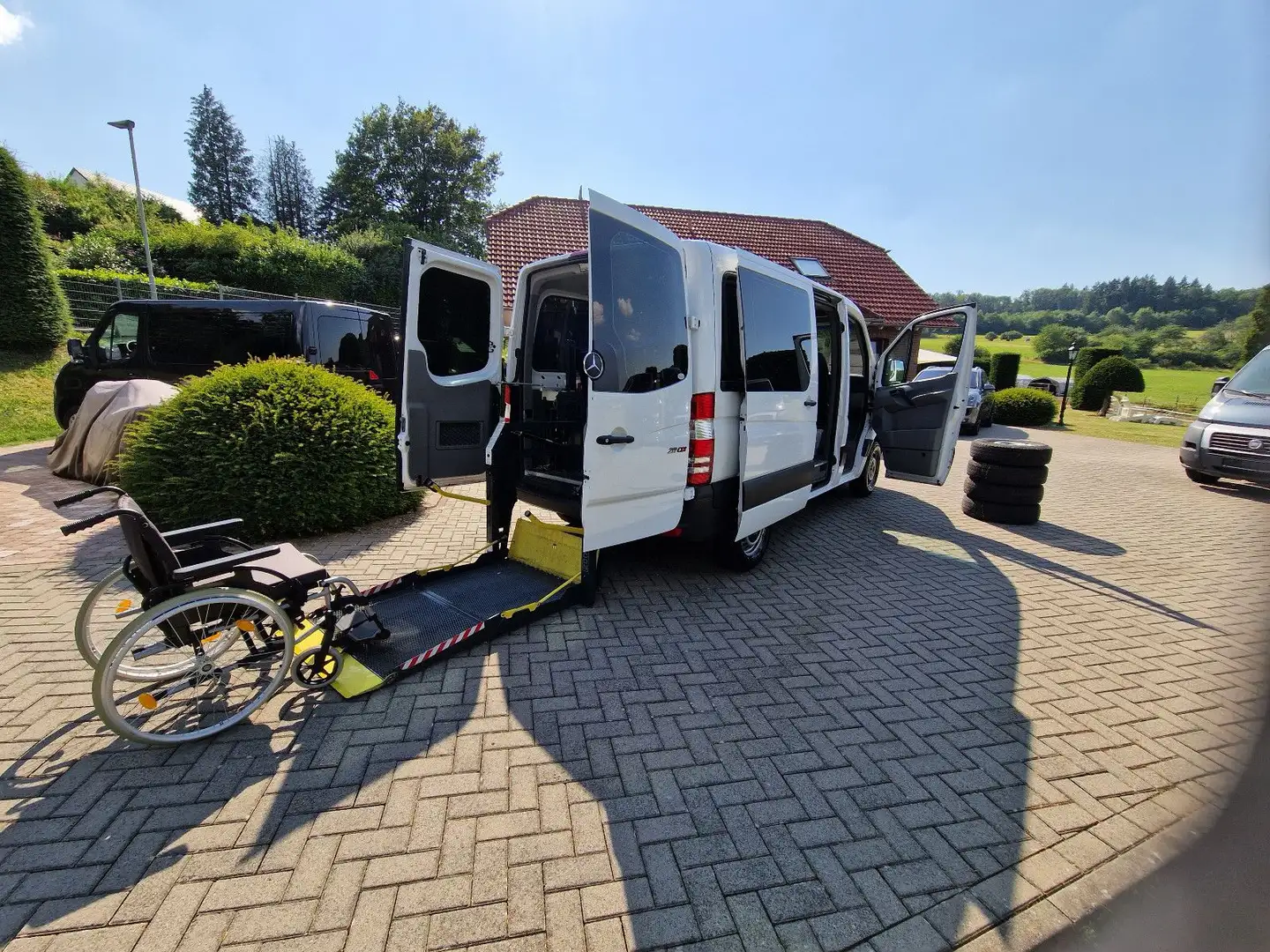 Mercedes-Benz Sprinter 211*Behindertengerecht*Passivfahrer*Lift Wit - 2