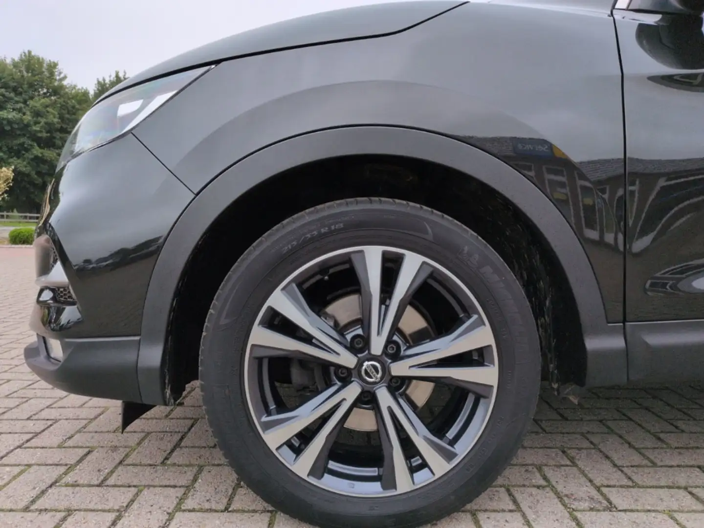 Nissan Qashqai Tekna 1.3 DIG-T NAVI PANO AHK-abnehmbar 360 Kamera Noir - 2