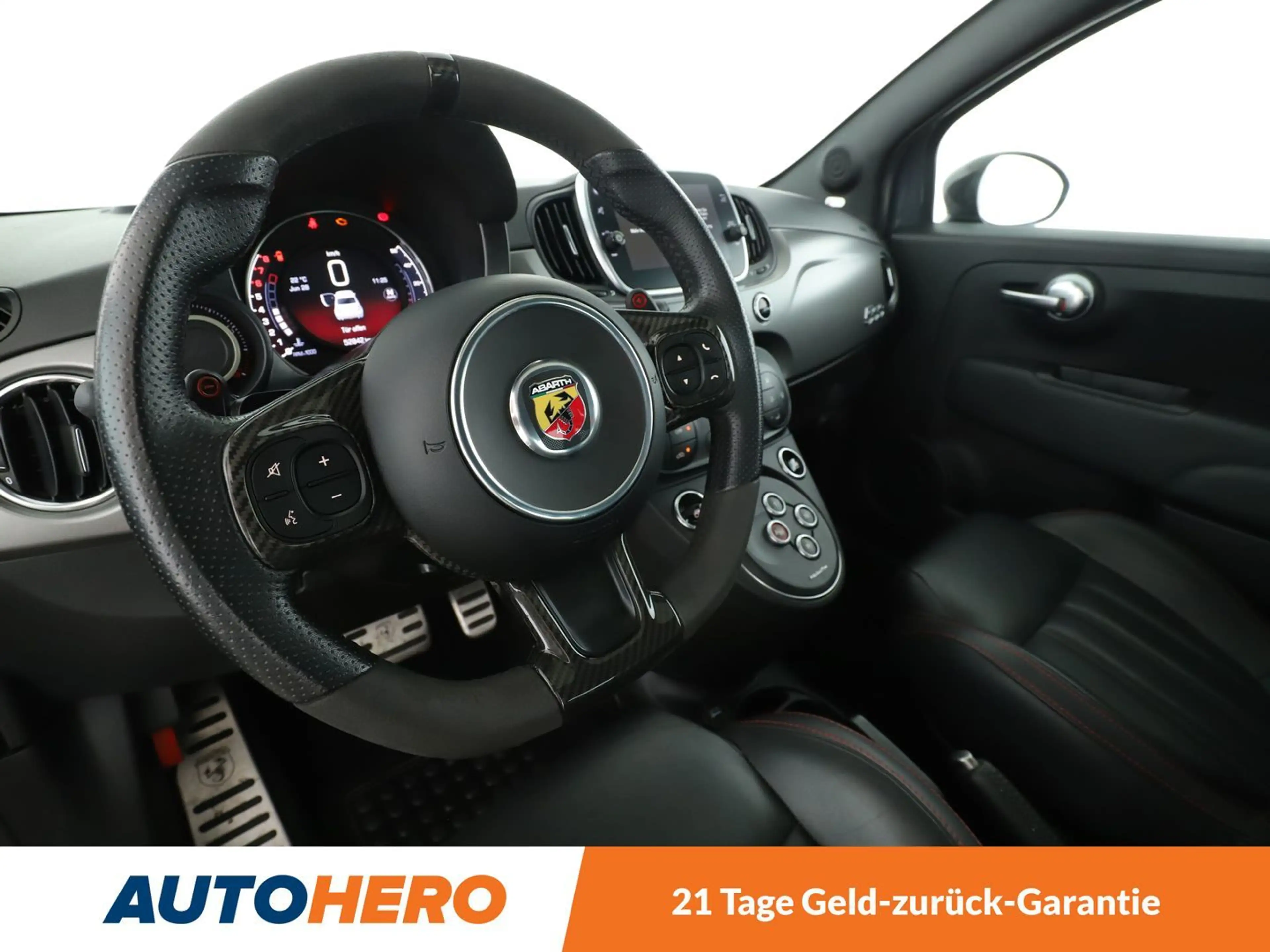 Abarth 695 1.4 Turbo XSR Yamaha Limited Edition Aut*NAVI*PDC* — photo 11
