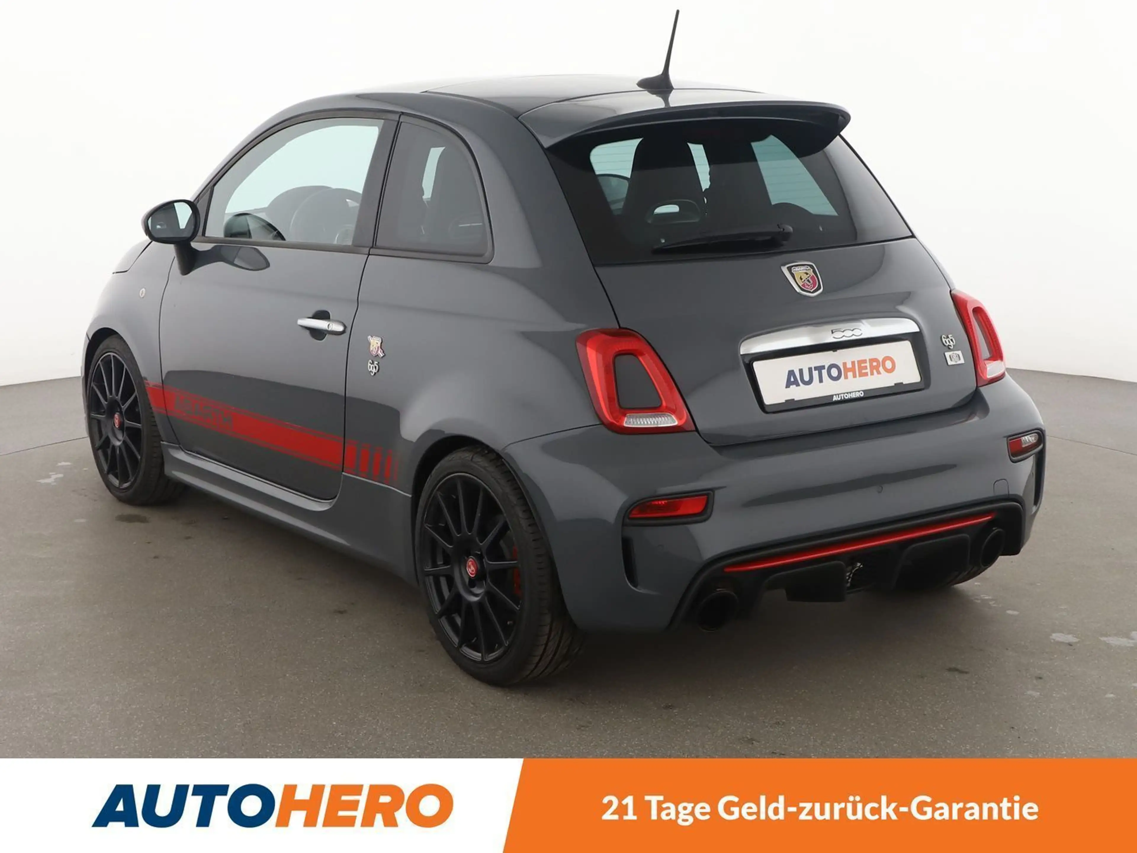 Abarth 695 1.4 Turbo XSR Yamaha Limited Edition Aut*NAVI*PDC* — photo 4
