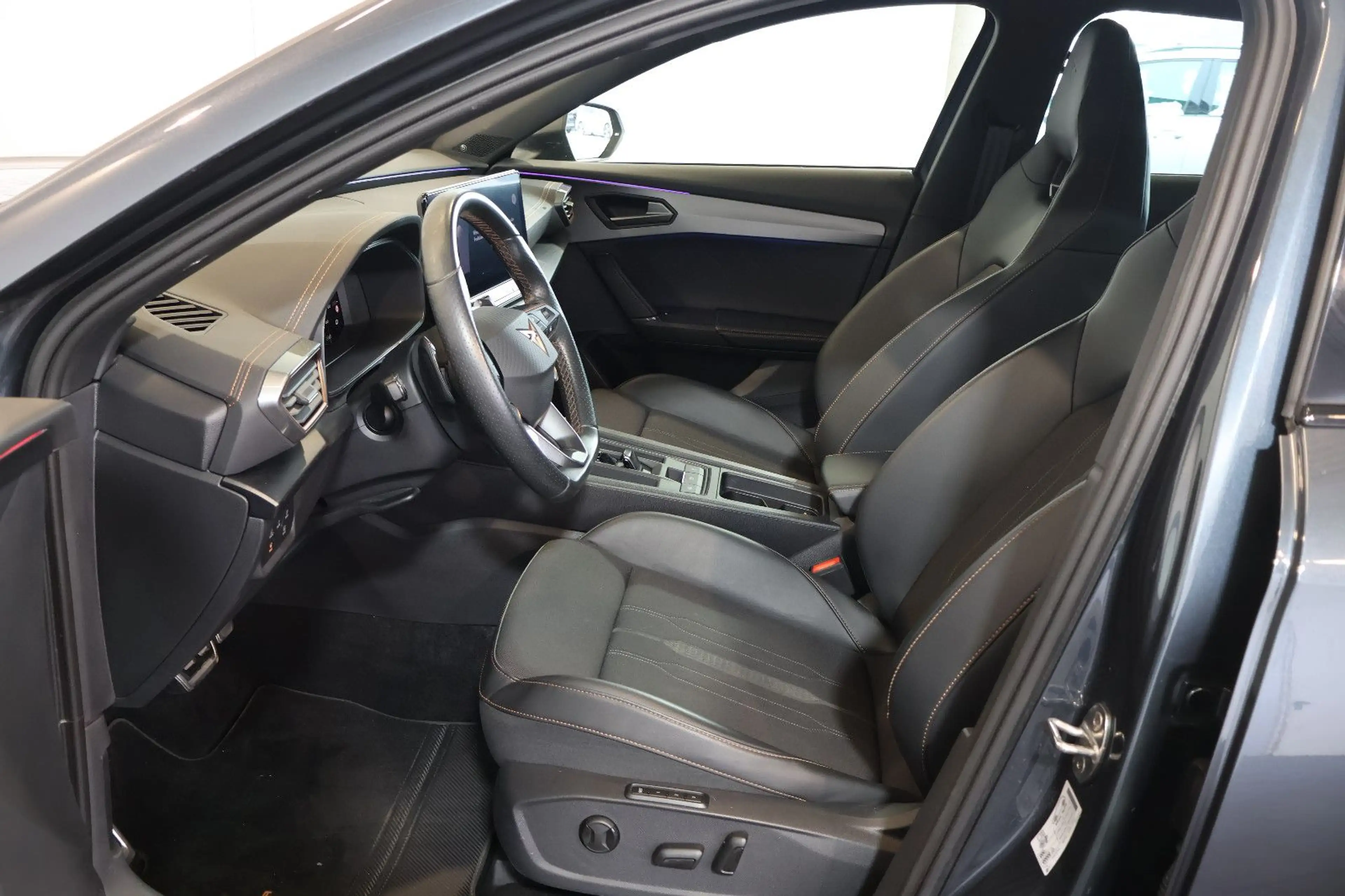 CUPRA Formentor VZ 2.0 TSI 4D BEATS+SIDE+KAM+MEM+19" — photo 14