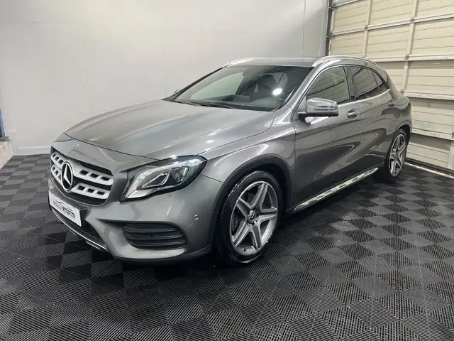 Mercedes-Benz GLA 220 AMG Line 4Matic *RFK*SHZ*5Jahre Garantie