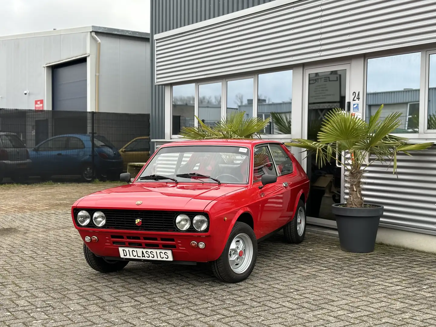 Fiat 128 3p 1977 Abarth look!! Rood - 1