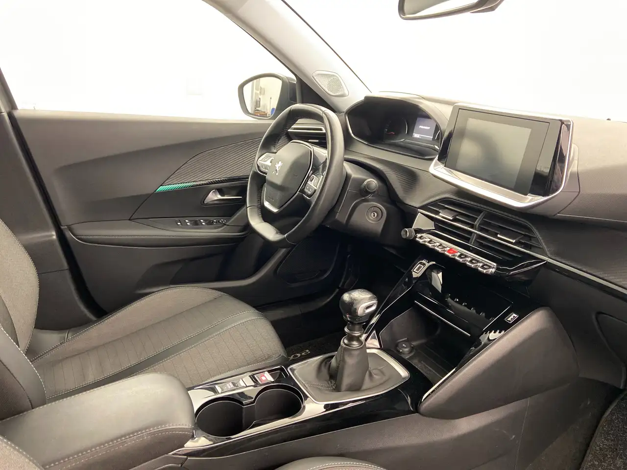 Peugeot 2008 2008 II 2020 1.2 puretech Allure Pack s 18