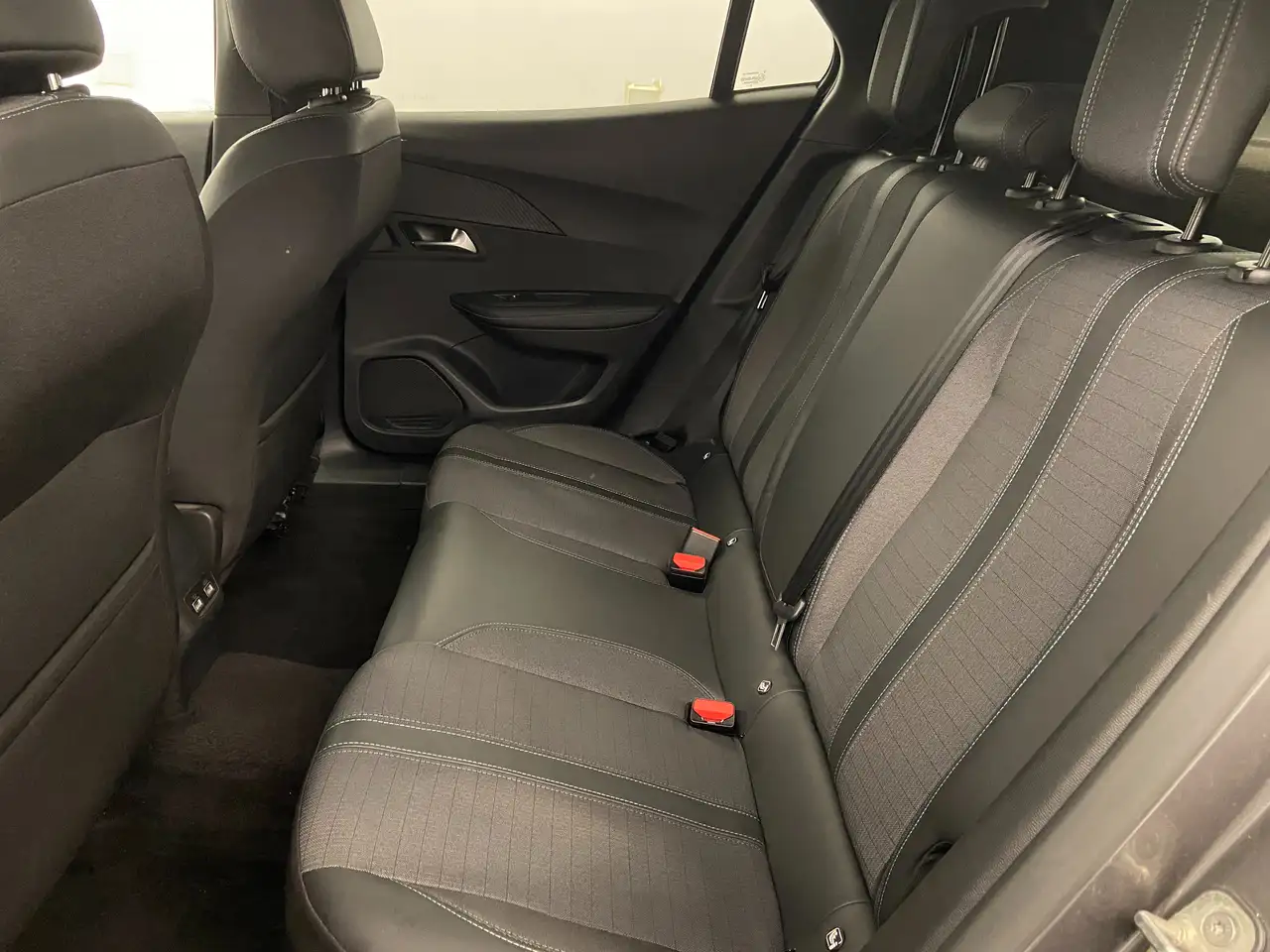 Peugeot 2008 2008 II 2020 1.2 puretech Allure Pack s 13