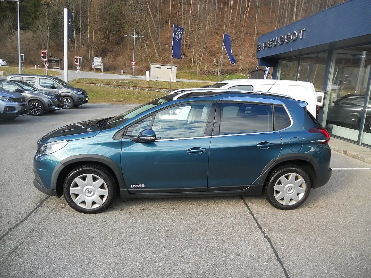 Peugeot 2008 1,6 BHDI S&S Allure Vert - 2