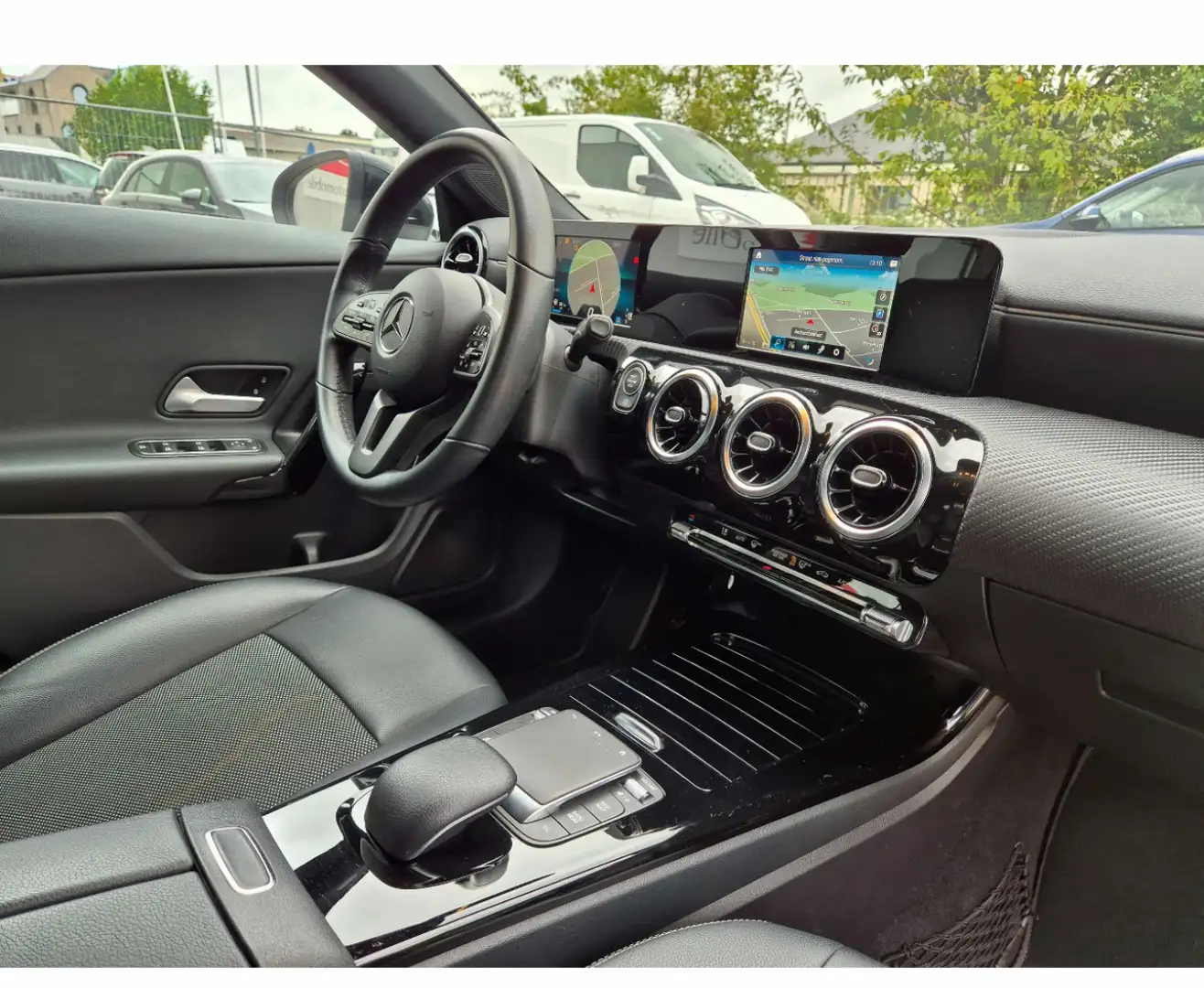 Mercedes-Benz CLA 180 d Business Solution - 2