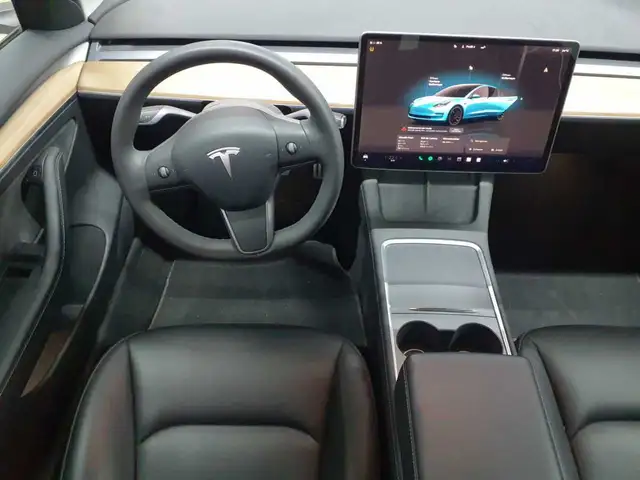 Tesla Model 3 view 9
