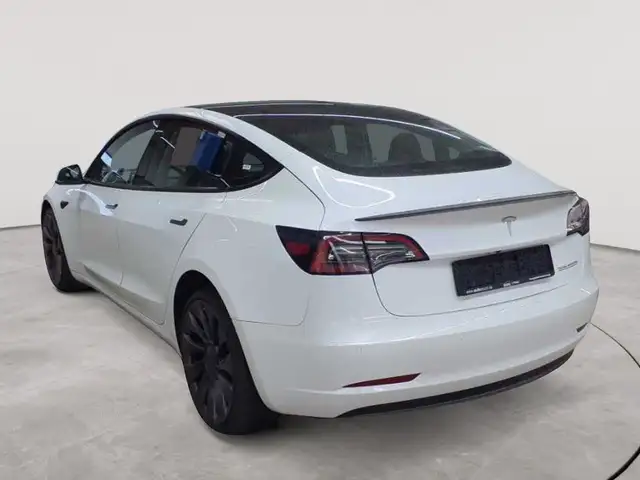 Tesla Model 3 view 5