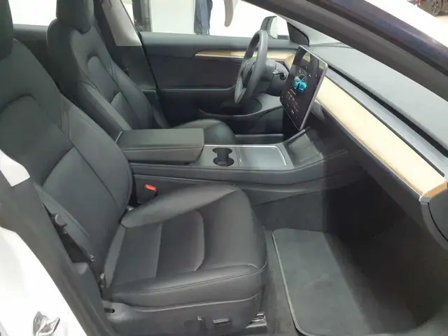 Tesla Model 3 view 7