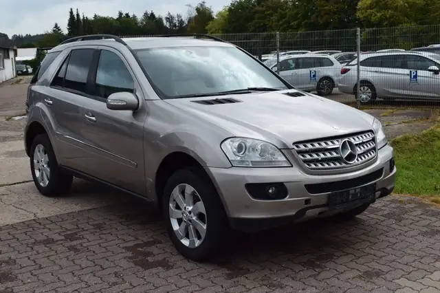 Mercedes-Benz ML 320 ML -Klasse ML 320 CDI *HOLZOPTIK*AHK