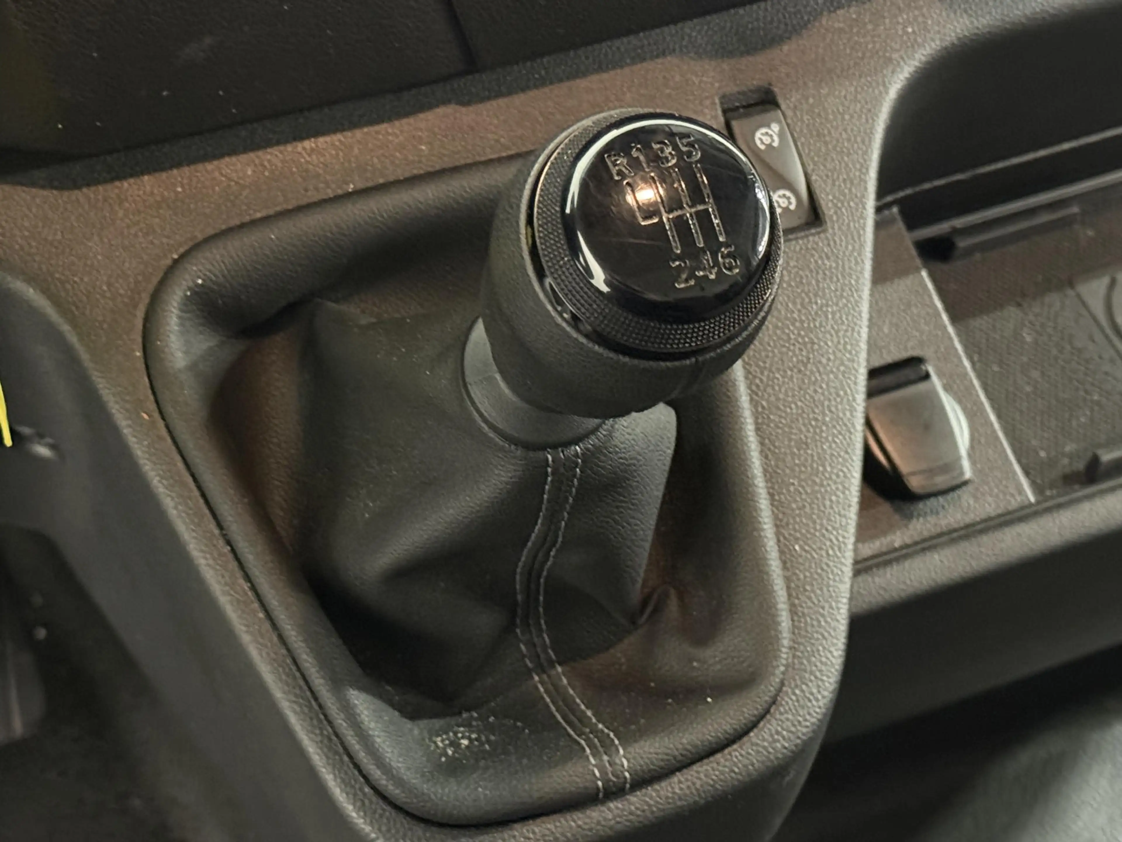 Renault Master T33 2.3 dCi 135 L2H2 Airco Cruise control Parkeers — photo 23