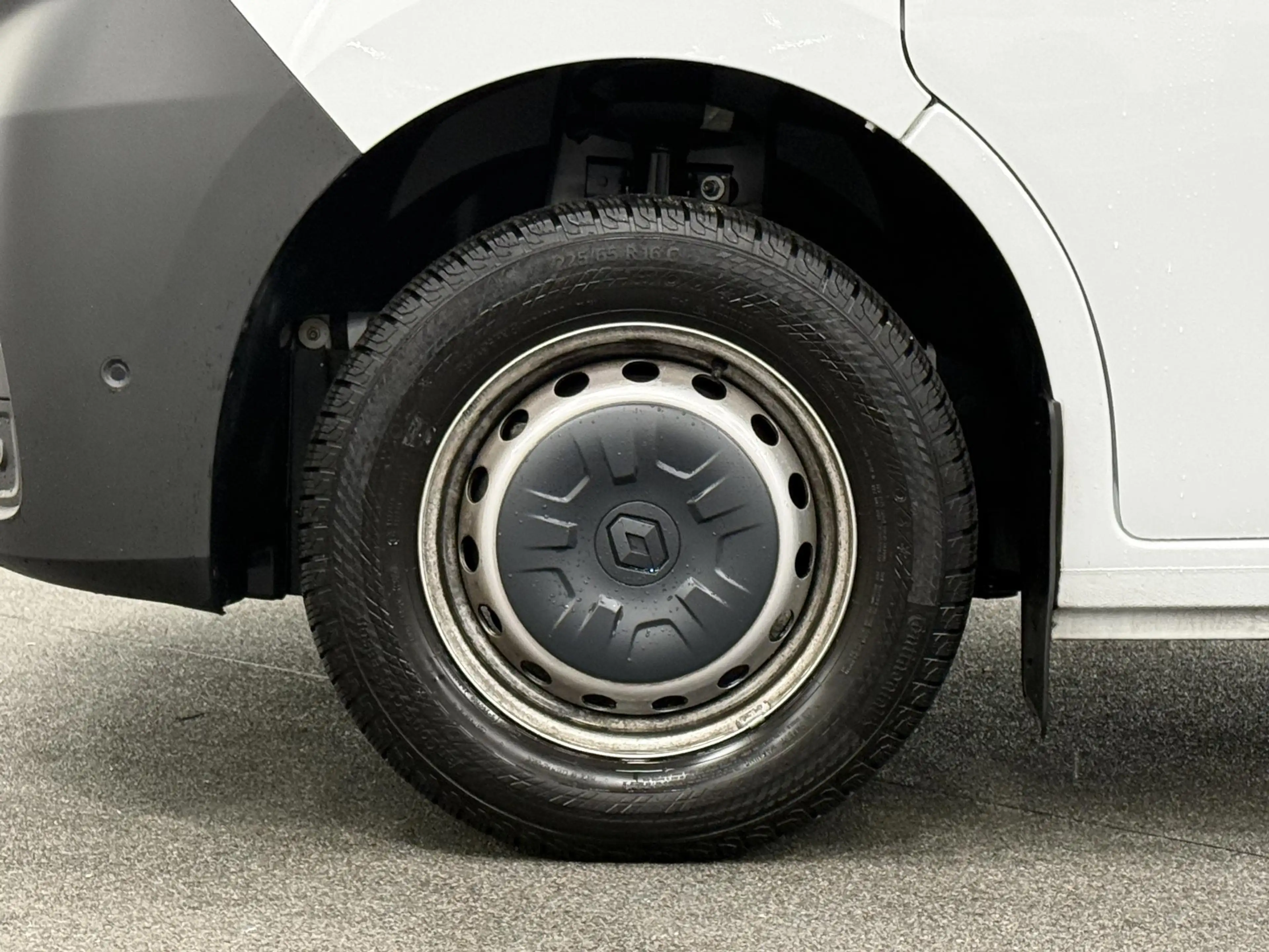 Renault Master T33 2.3 dCi 135 L2H2 Airco Cruise control Parkeers — photo 34