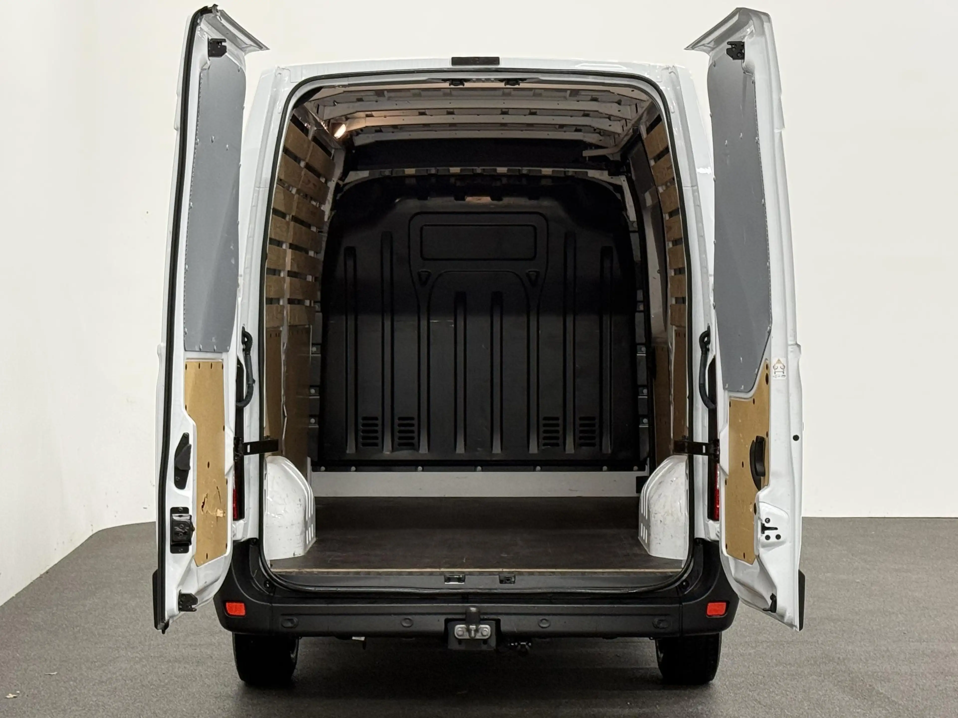 Renault Master T33 2.3 dCi 135 L2H2 Airco Cruise control Parkeers — photo 3