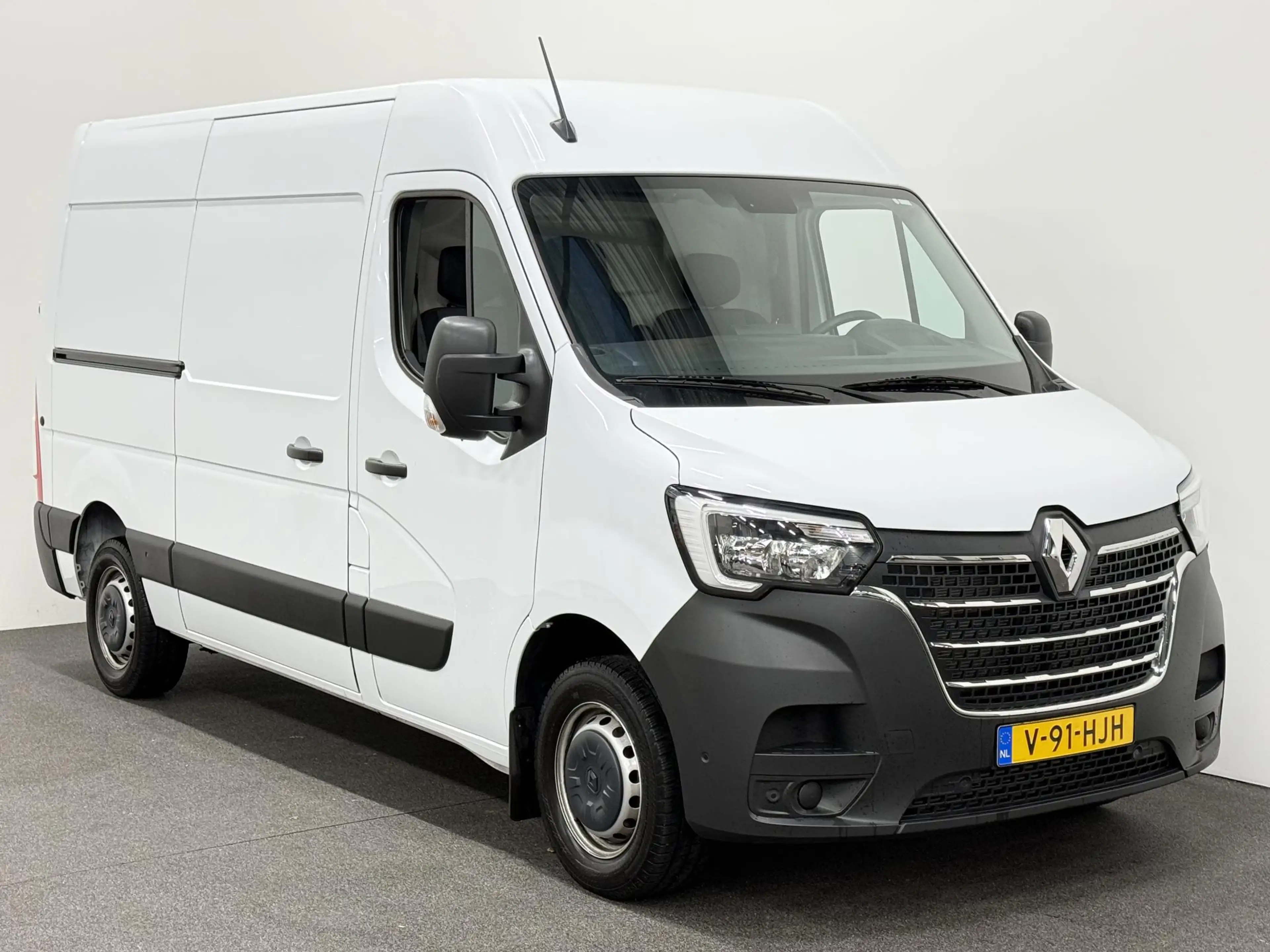 Renault Master T33 2.3 dCi 135 L2H2 Airco Cruise control Parkeers — photo 11