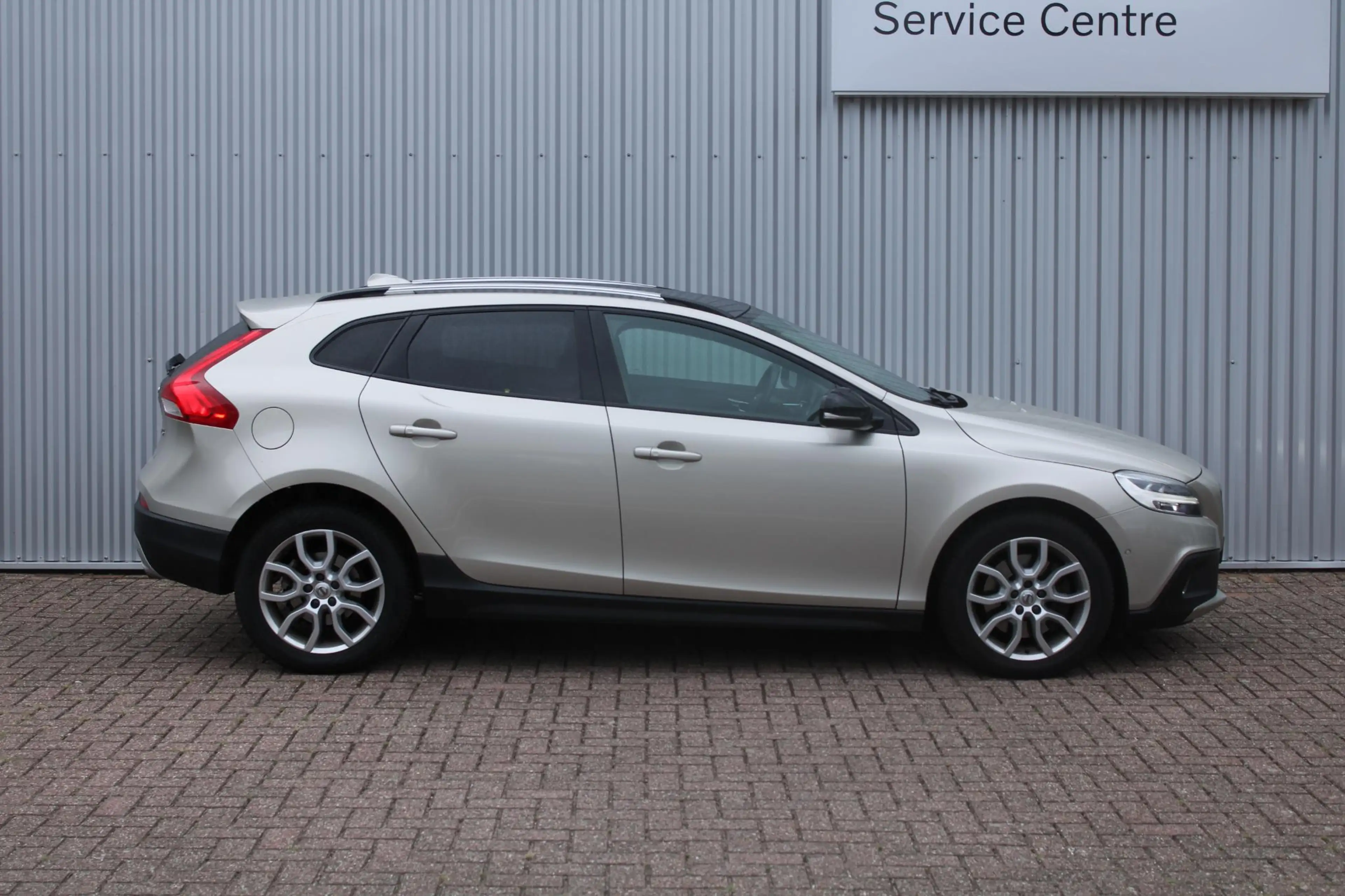 Volvo V40 Cross Country 1.5 T3 Polar+ Luxury — photo 7