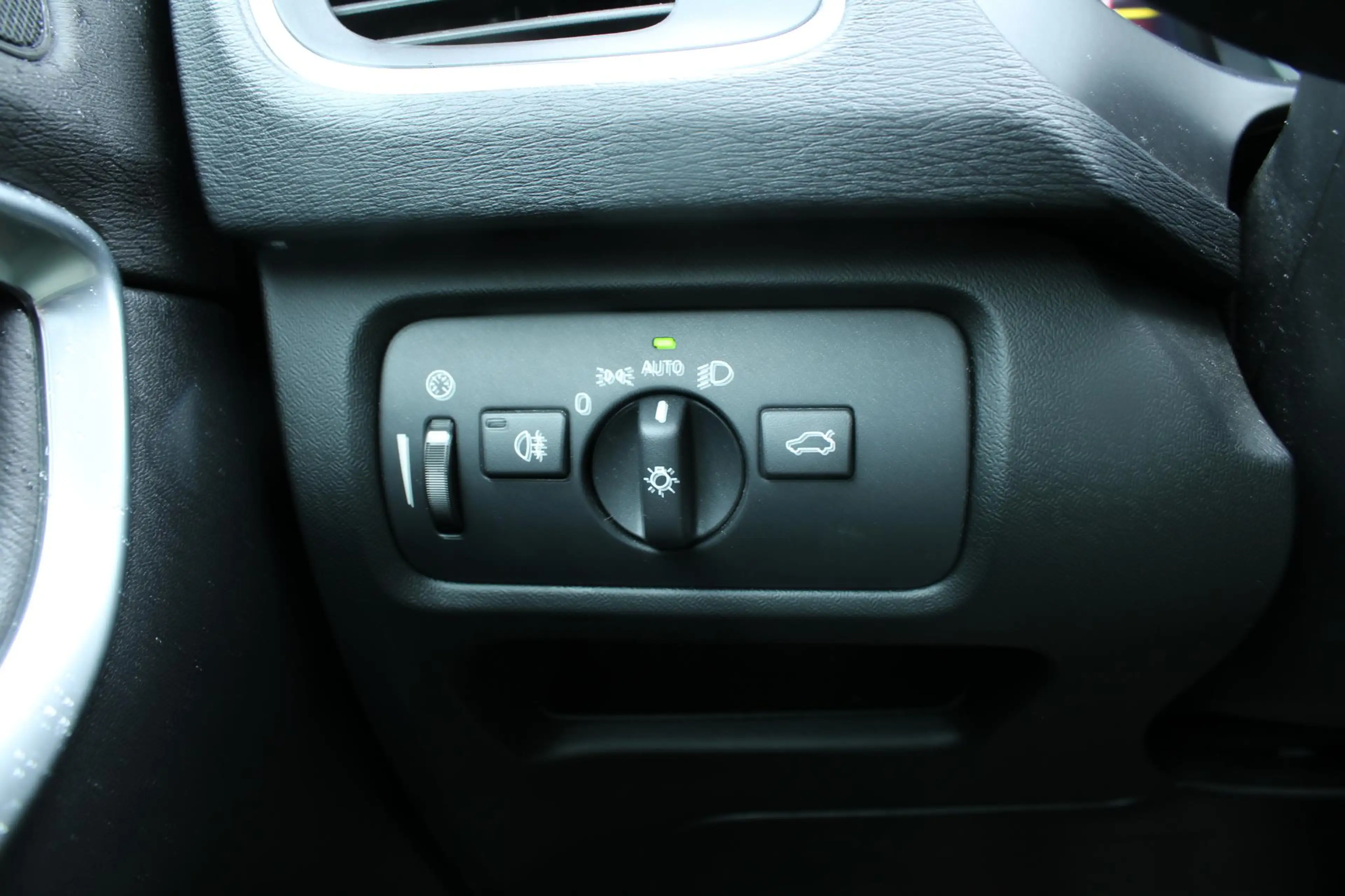 Volvo V40 Cross Country 1.5 T3 Polar+ Luxury — photo 15