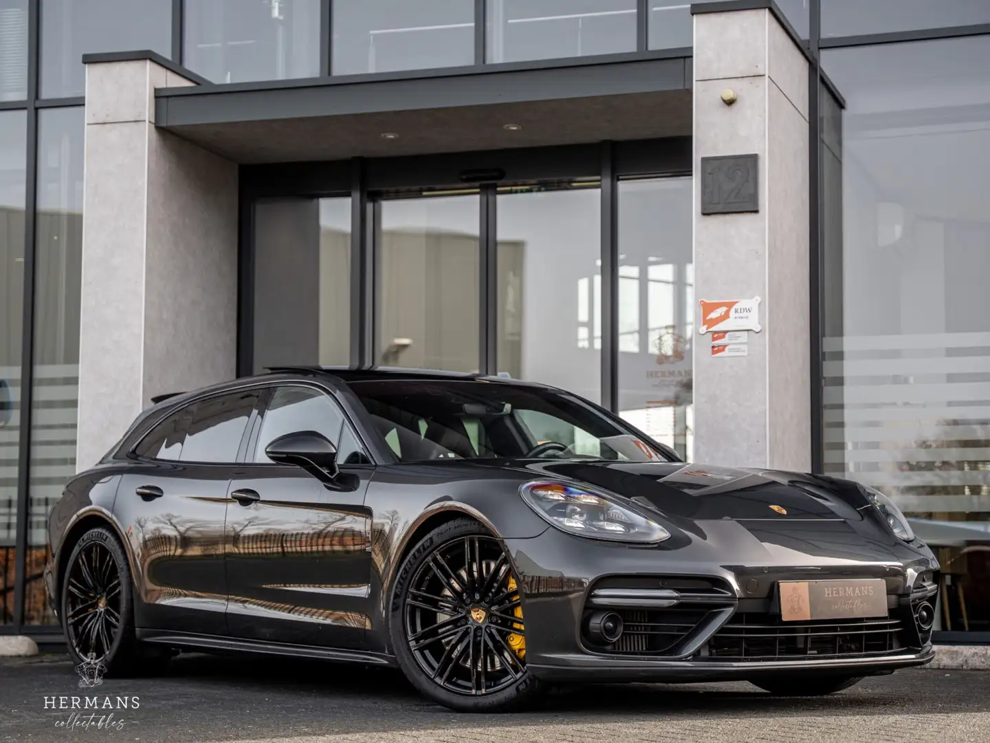 Porsche Panamera Sport Turismo 4.0 Turbo / 4-wiel besturing / Pano Grau - 1