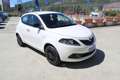 Lancia Ypsilon 1.0 FireFly 5p.S&S Hyb. Gold Pl. Weiß - thumbnail 3