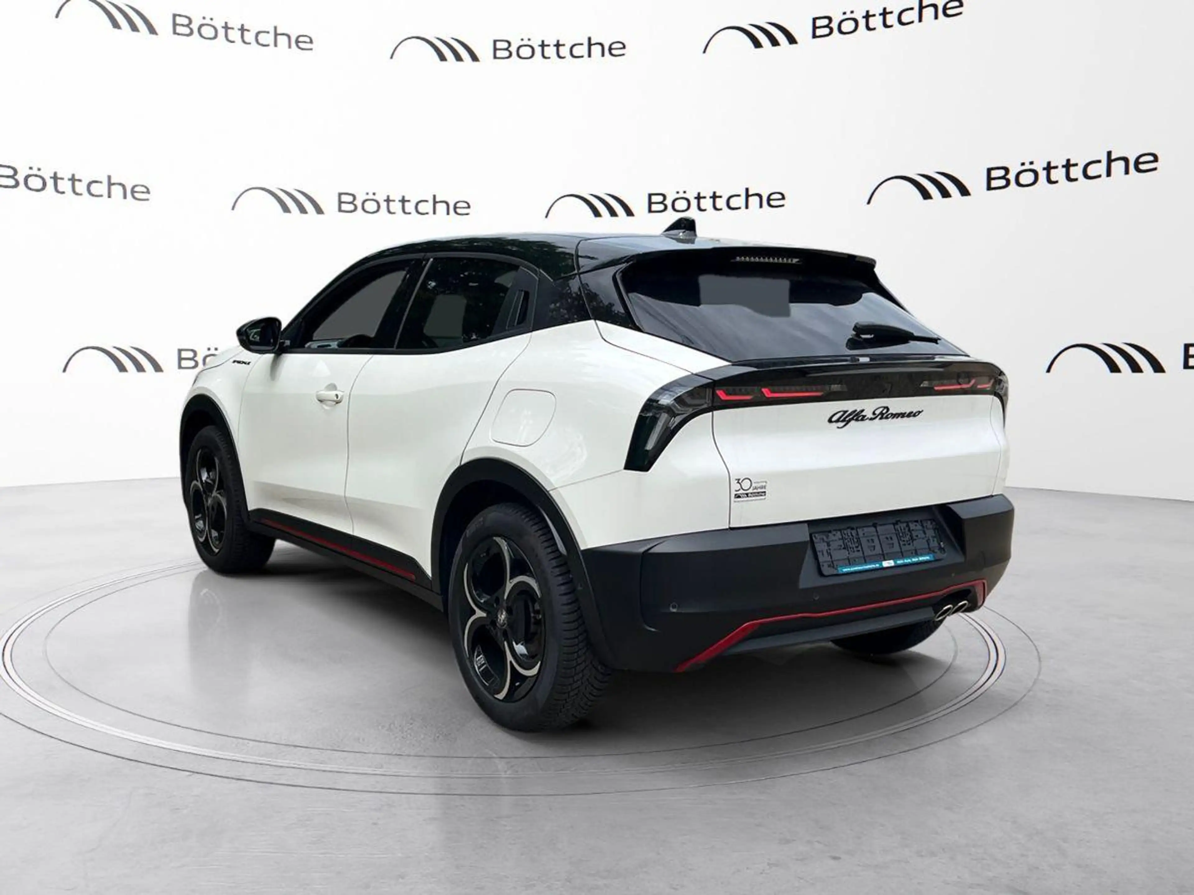 Alfa Romeo Junior Ibrida 1.2 VGT 48V-Hybrid 100 kW Speciale — photo 3