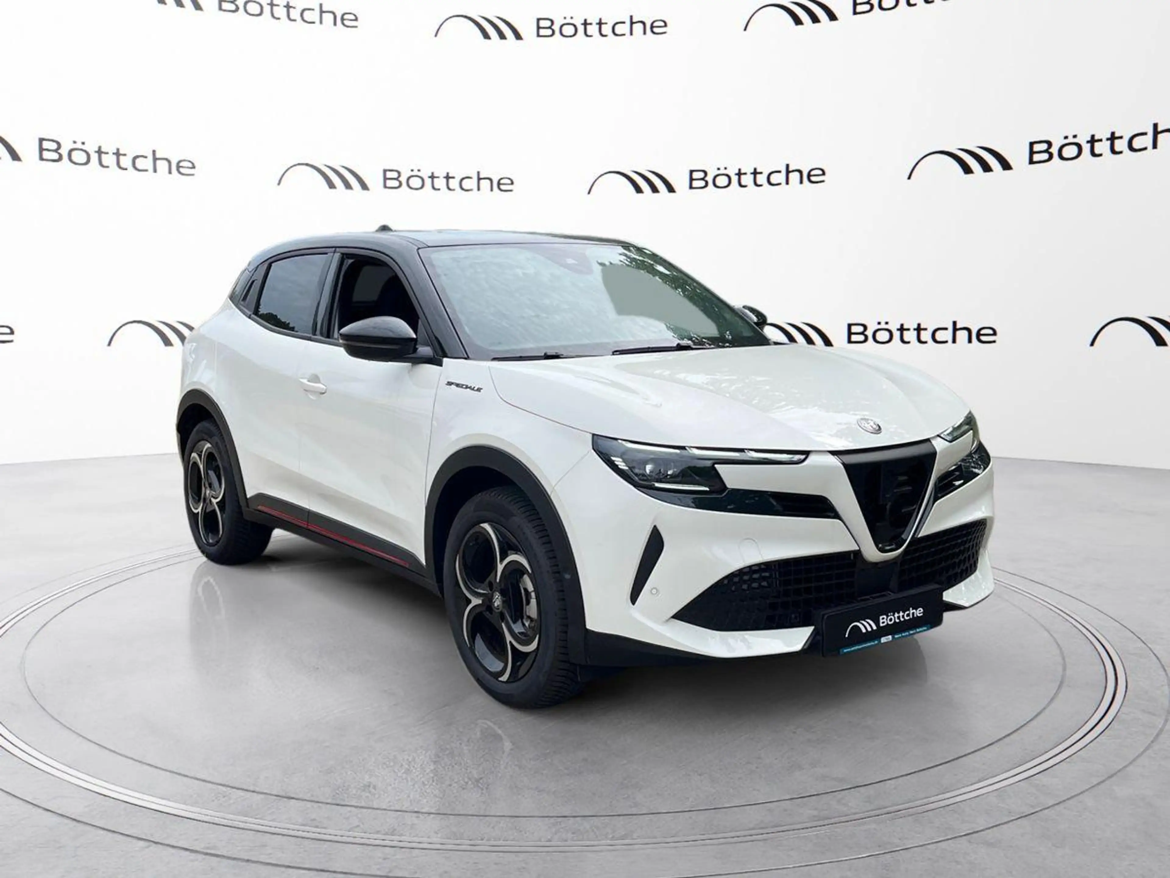 Alfa Romeo Junior Ibrida 1.2 VGT 48V-Hybrid 100 kW Speciale — photo 5