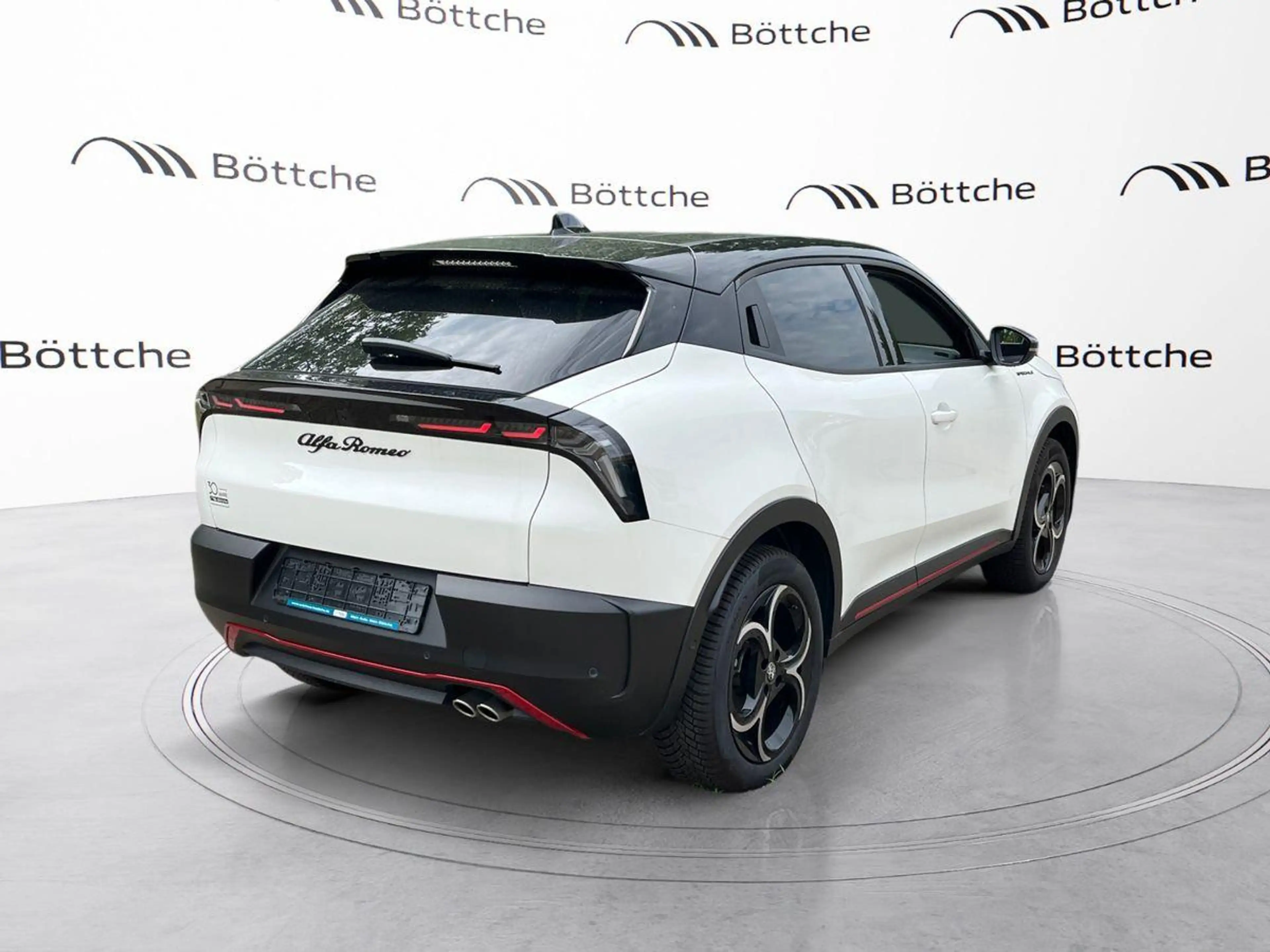 Alfa Romeo Junior Ibrida 1.2 VGT 48V-Hybrid 100 kW Speciale — photo 4