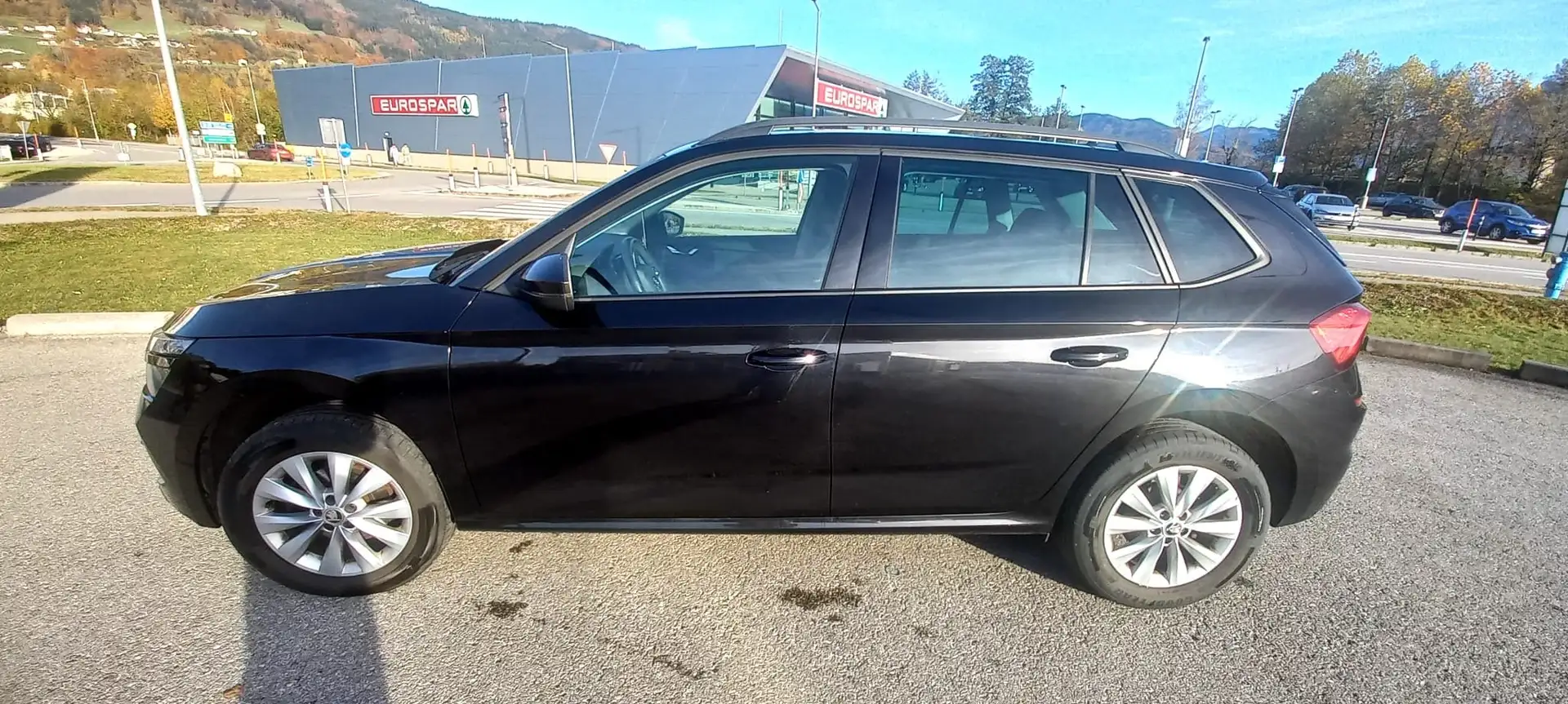 Skoda Kamiq Kamiq 1,0 TSI Ambition DSG Ambition Schwarz - 2