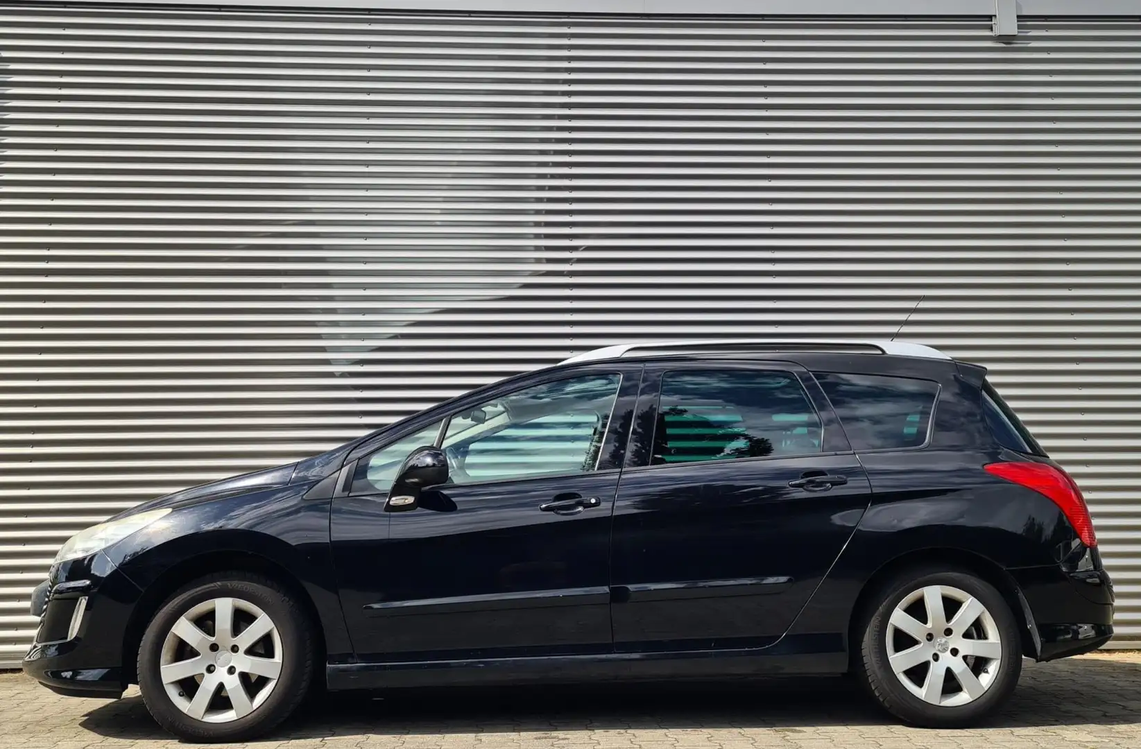 Peugeot 308 SW 1.6 HDiF Blue Lease Executive 03-2011 Zwart Met Zwart - 2