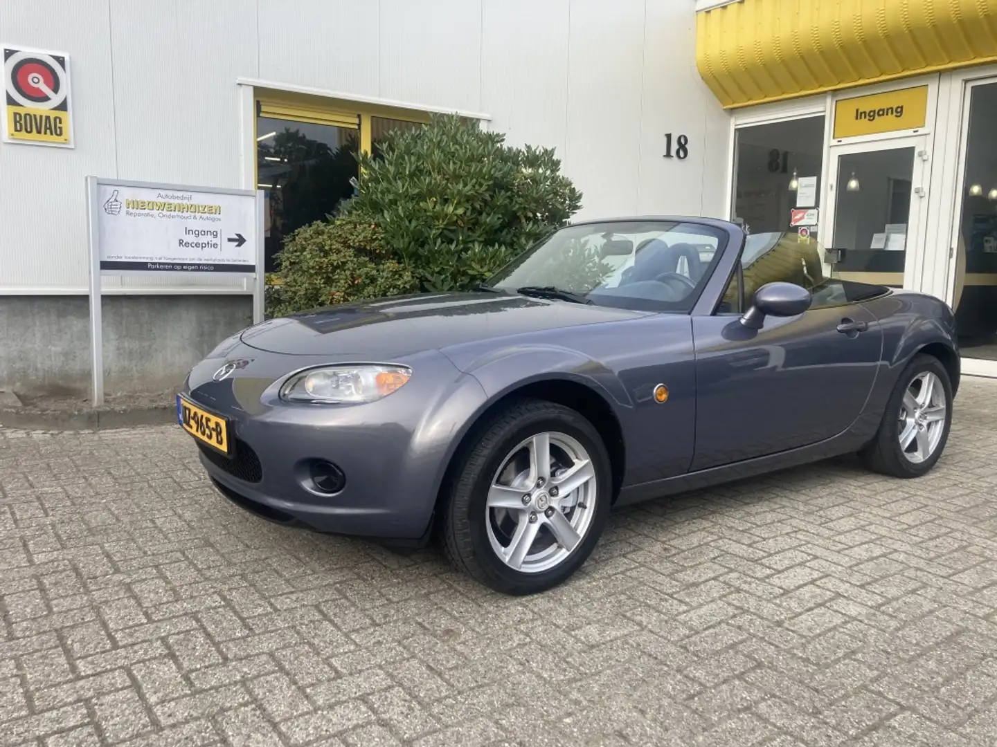 Mazda MX-5 1.8 Exclusive Climatecontrol Leer Bose Grijs - 1