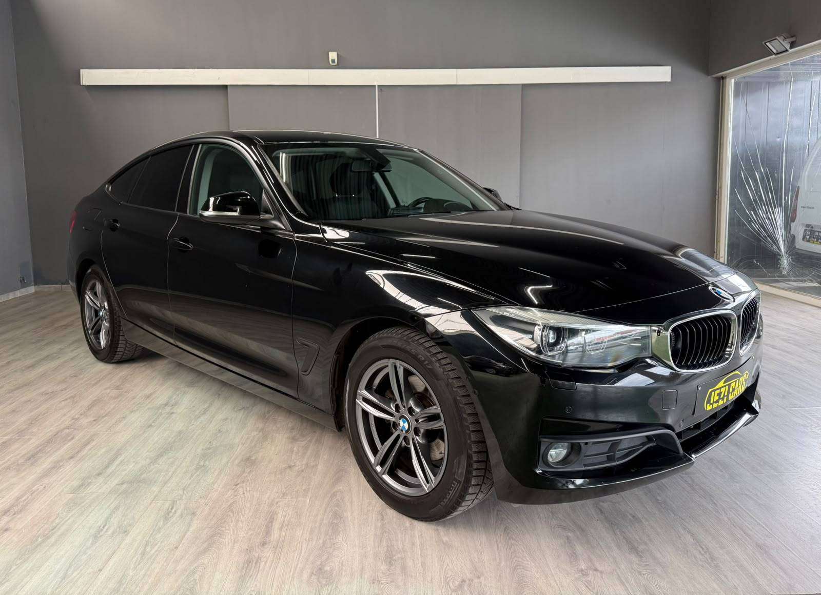 BMW 320