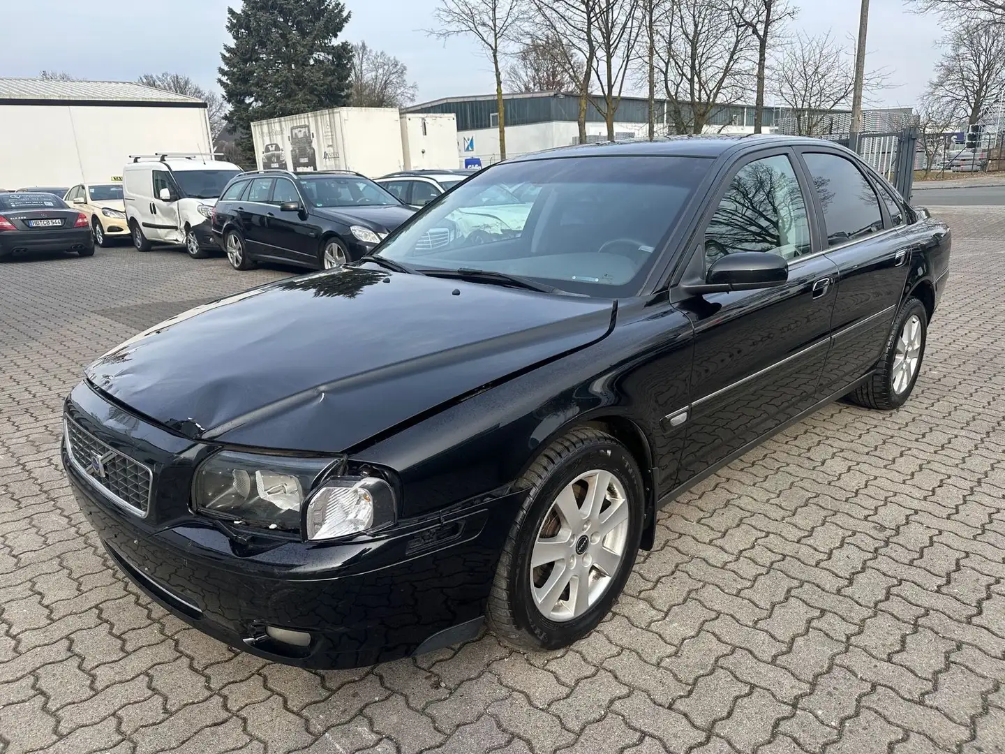 Volvo S80 Lim. 2.5 T Kinetic Černá - 1