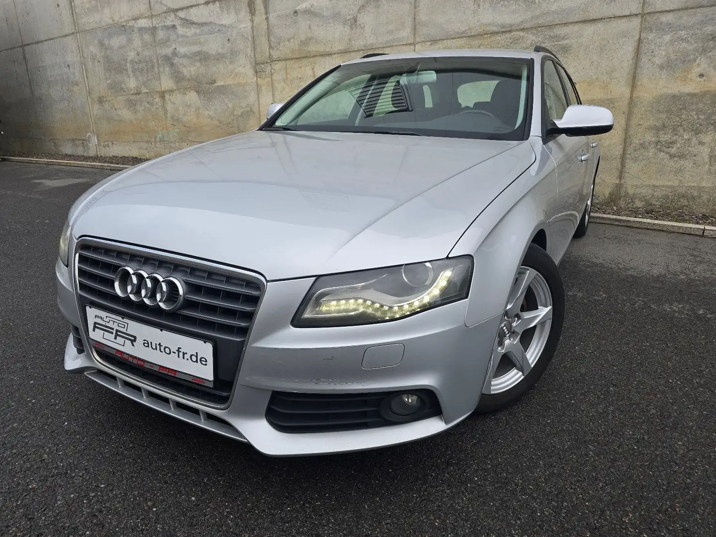 Audi A4 Avant Ambition 2,0TDI 143PS Navi Sitzheizung Argent - 2
