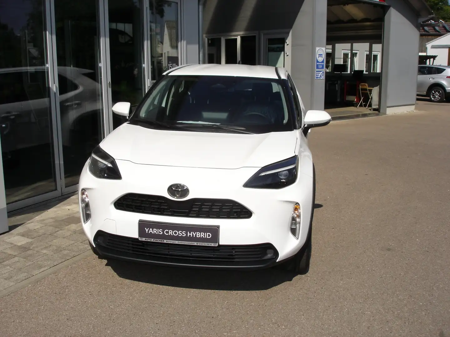 Toyota Yaris Cross Hybrid 116 1.5 VVT-i Business Edition Wit - 2