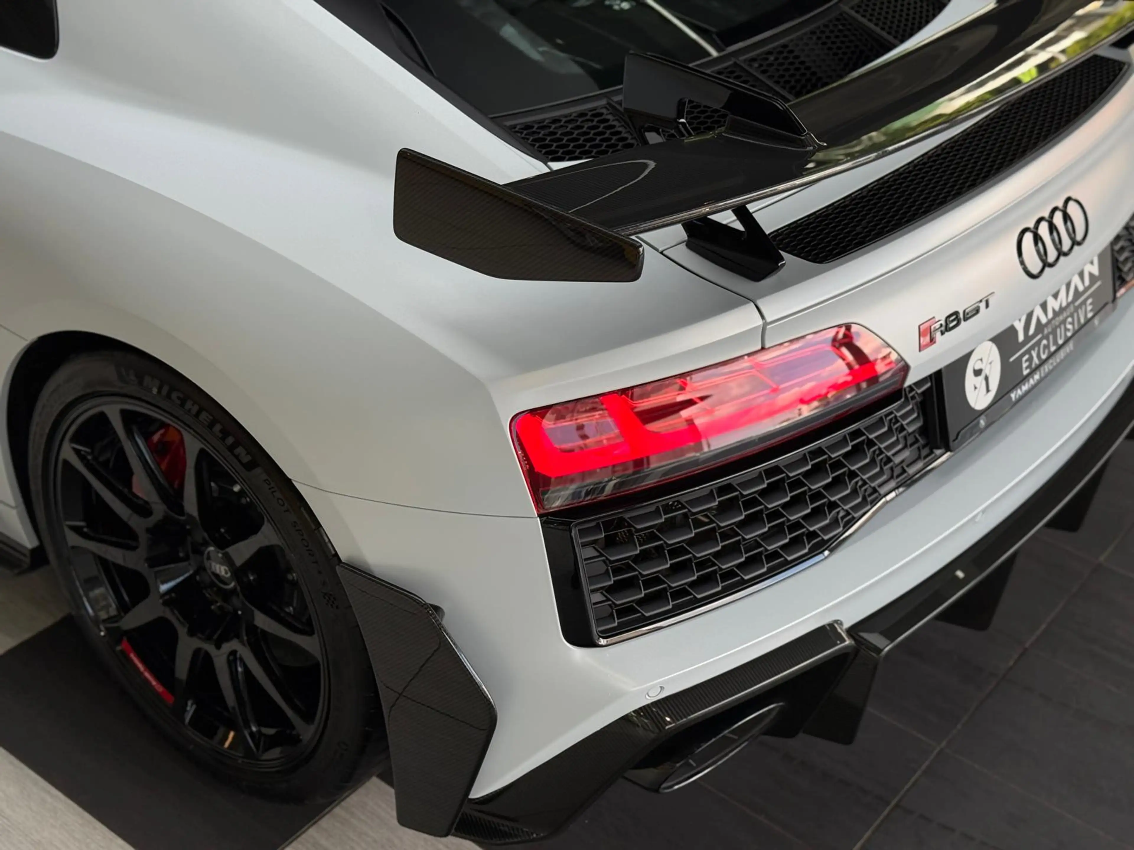 Audi R8 GT V10 Limited 1 of 333 performance Carbon — photo 14