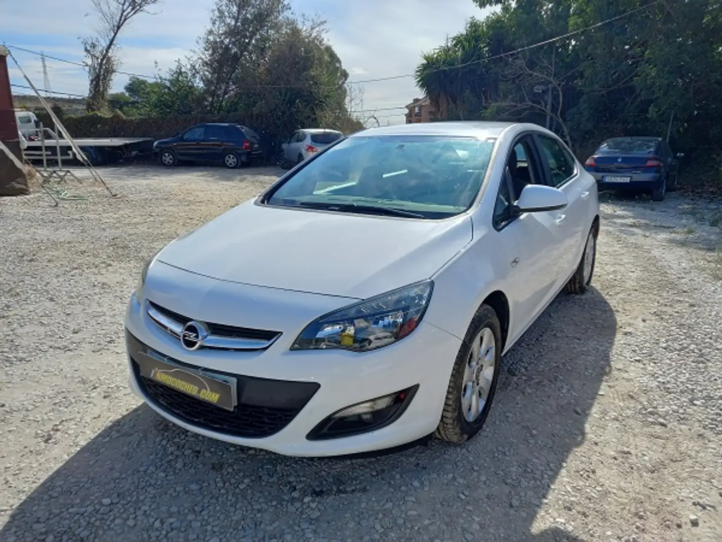 Opel Astra Sedán 1.6CDTi S/S Elegance 110 Wit - 1