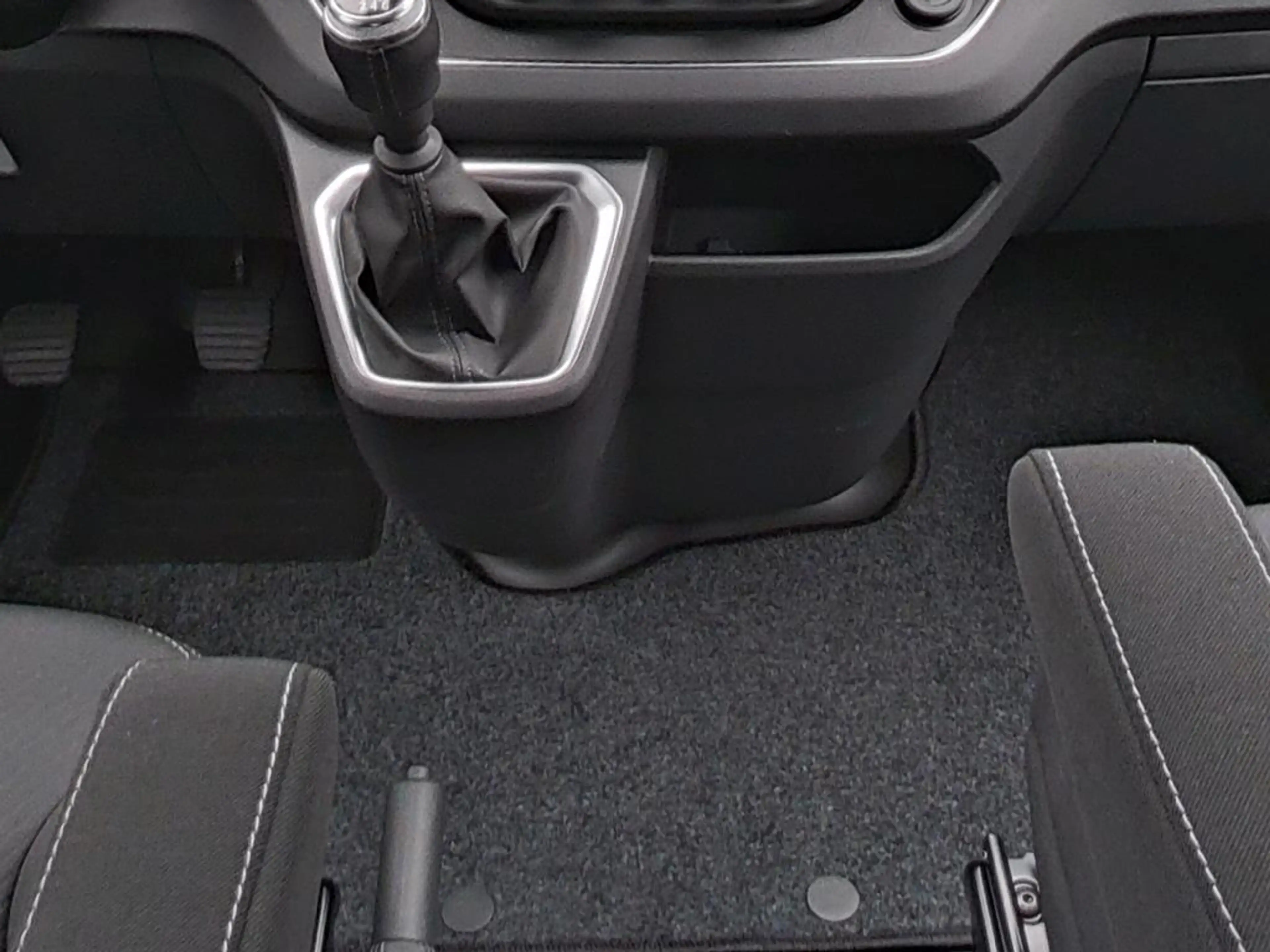 Nissan Primastar Office-Camper L1H1 (Acitva-Umbau) — photo 14