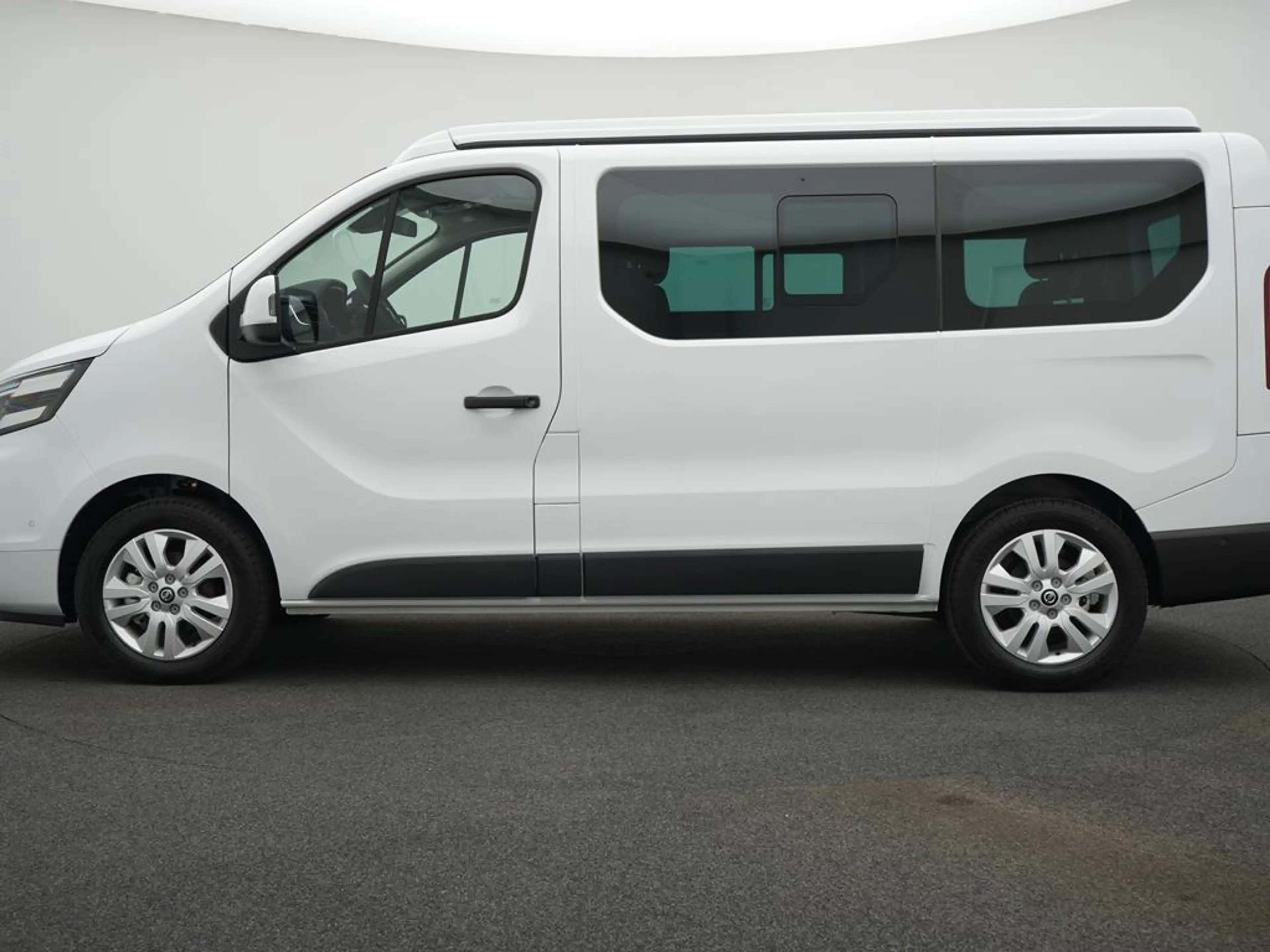 Nissan Primastar Office-Camper L1H1 (Acitva-Umbau) — photo 5