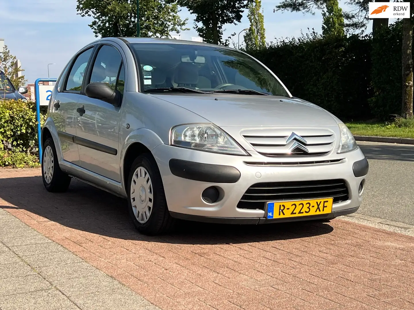 Citroen C3 1.4i Ligne Prestige *106.099KM! NIEUWE APK 12-26 Grijs - 1
