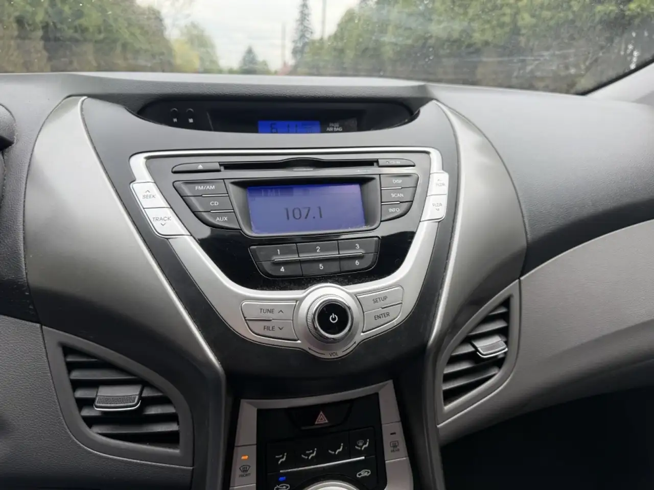 Hyundai ELANTRA fotografie Hyundai ELANTRA