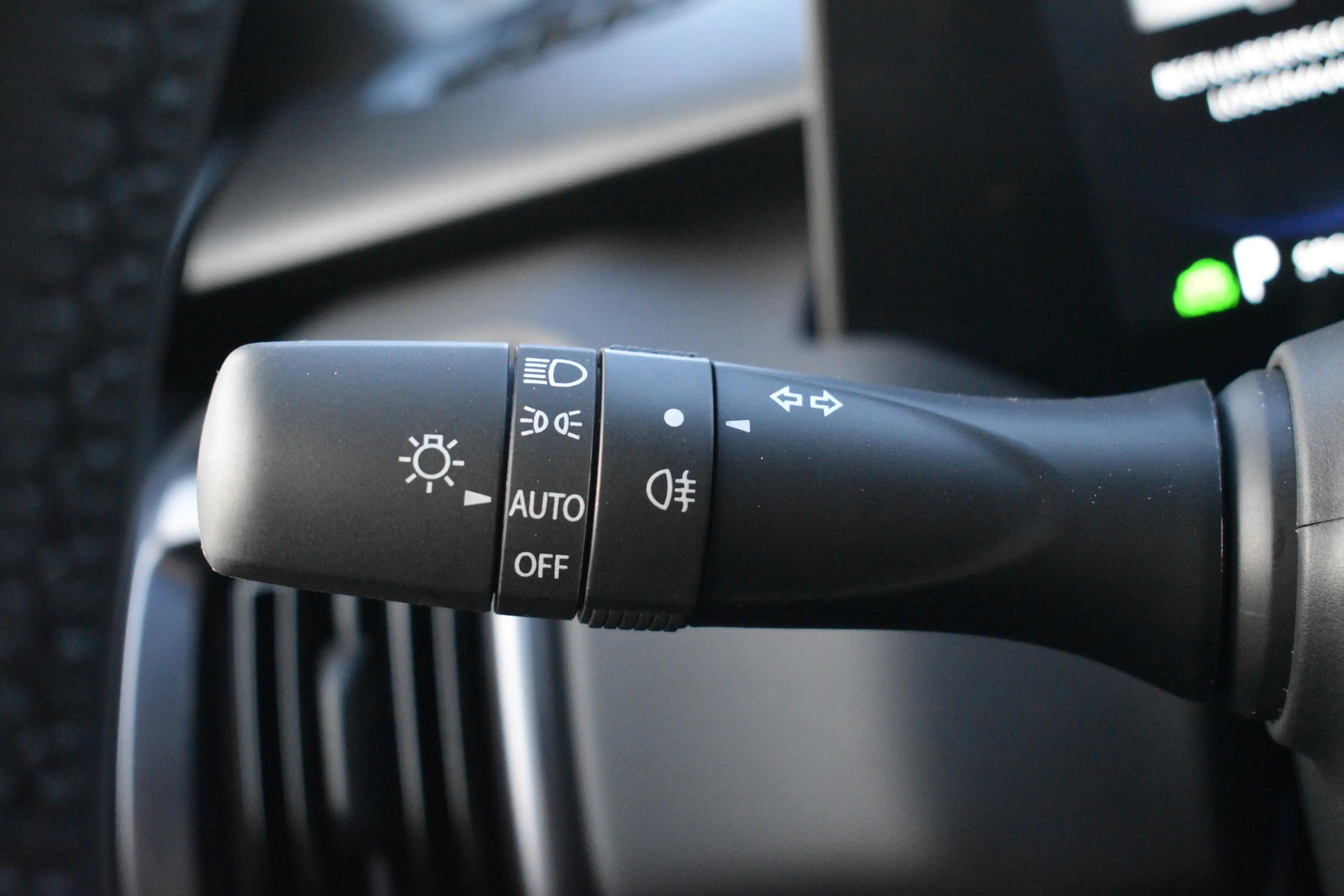 Toyota Urban Cruiser Executive 61 kWh Automaat 174pk | stoel & stuurver — photo 9