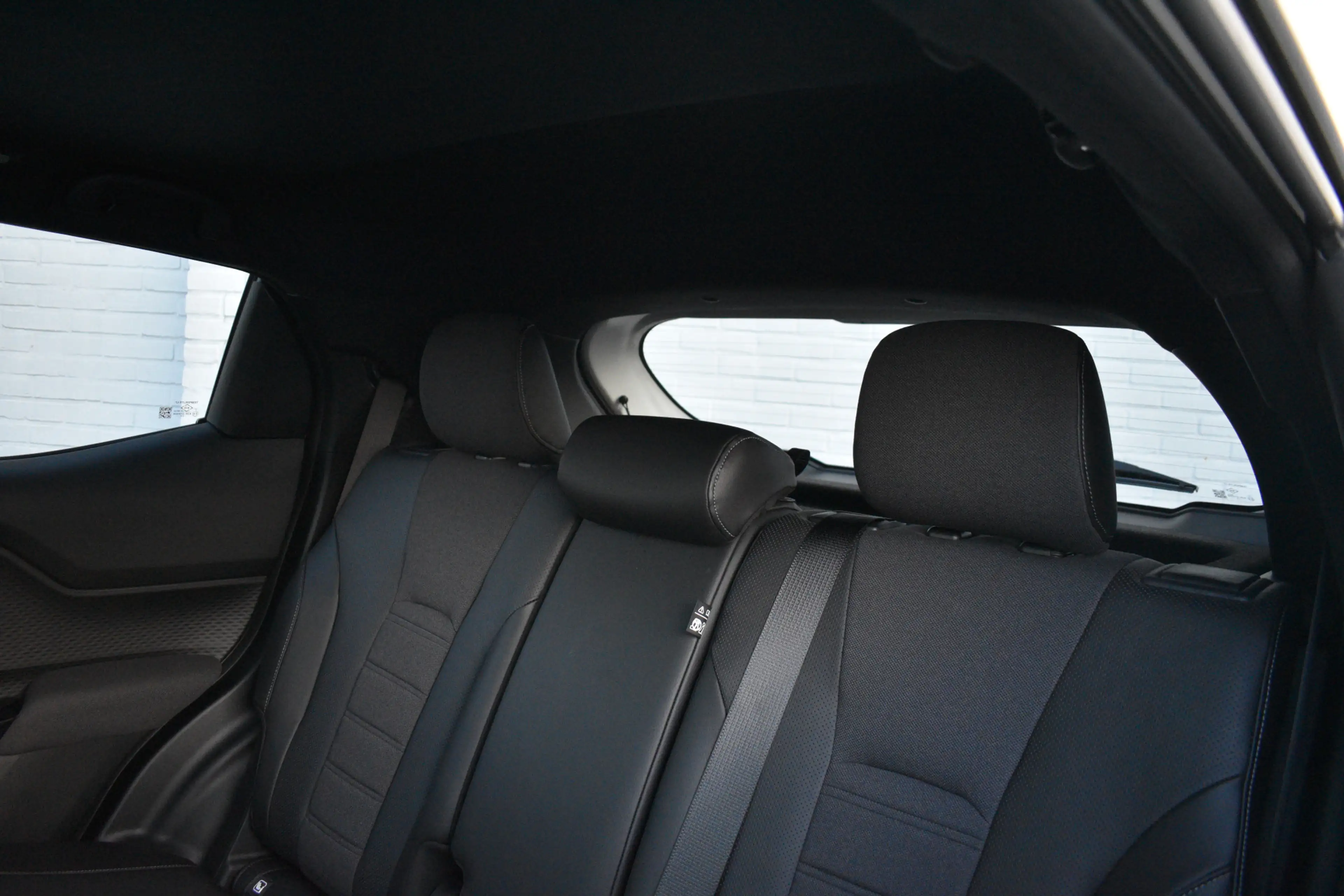 Toyota Urban Cruiser Executive 61 kWh Automaat 174pk | stoel & stuurver — photo 15