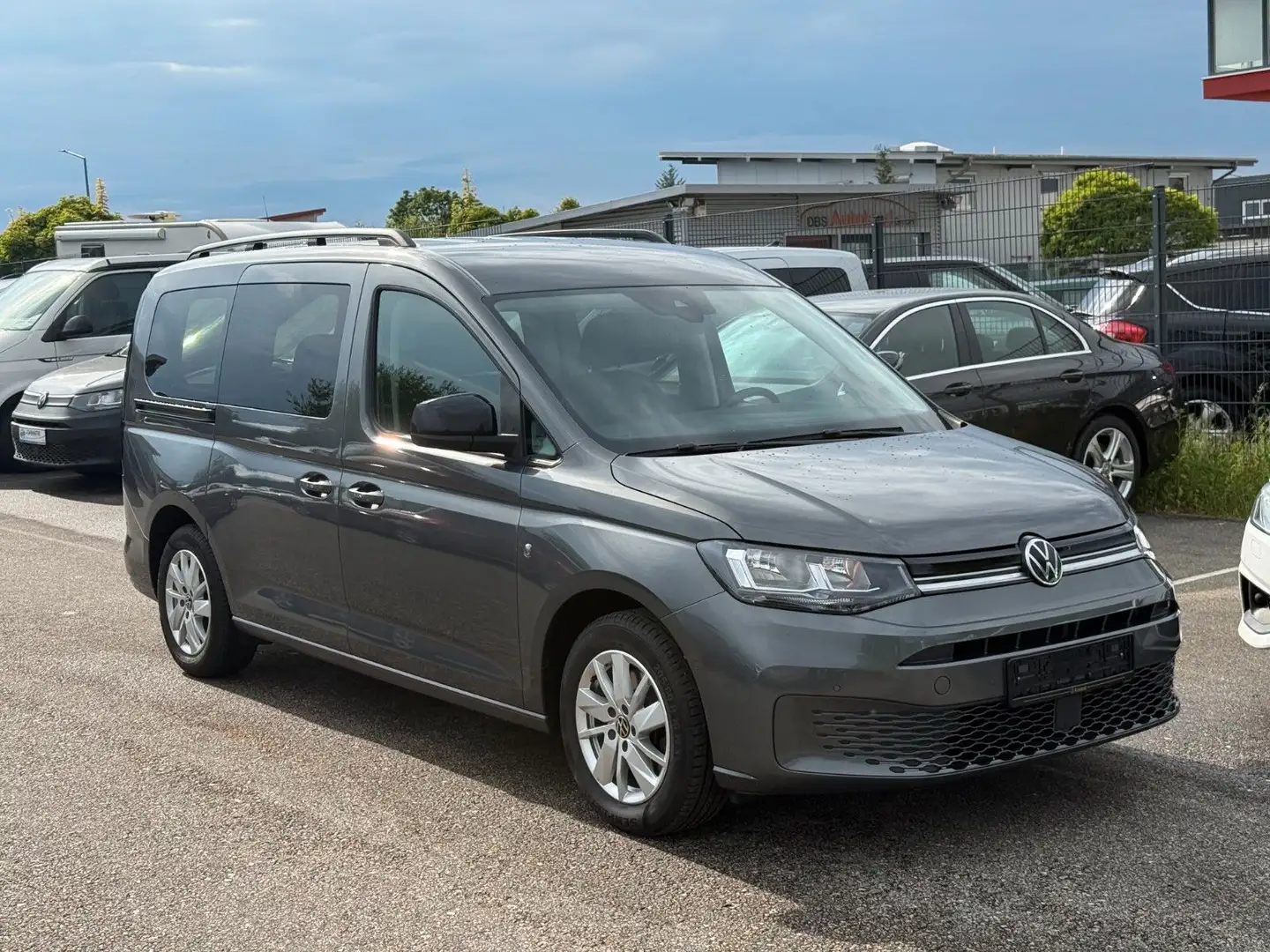 Volkswagen Caddy Maxi Life 2,0 TDI DSG*5-SITZE*DAB*NAVI DVD Gri - 1