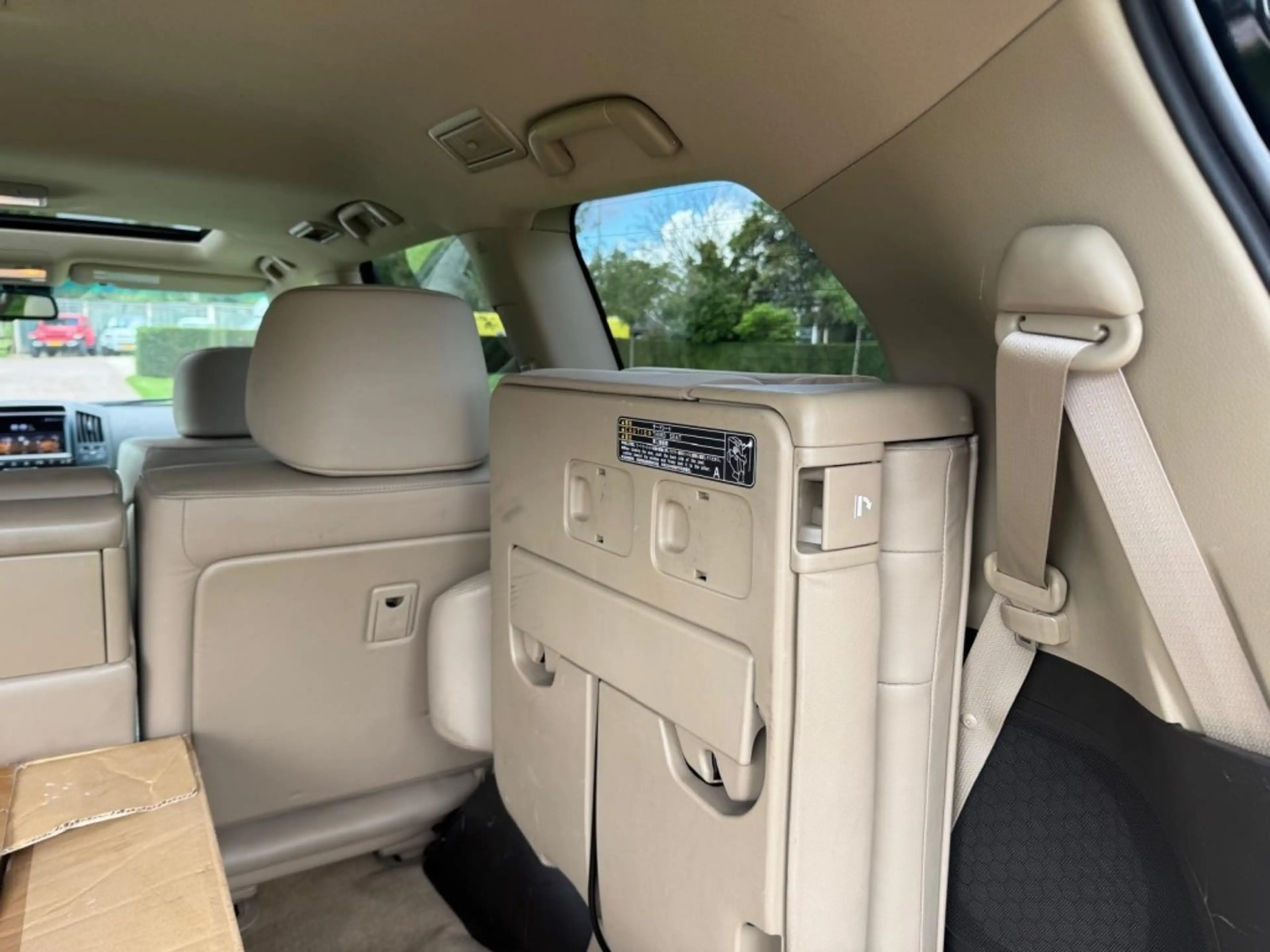 Toyota Land Cruiser 200 series 4.5D V8 Executive 7 persoons — photo 10